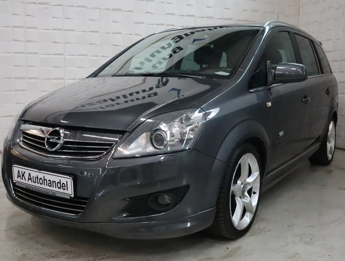 Opel Zafira B Innovation 7-Sitzer Xenon Navi SHZ PDC Grau - 1