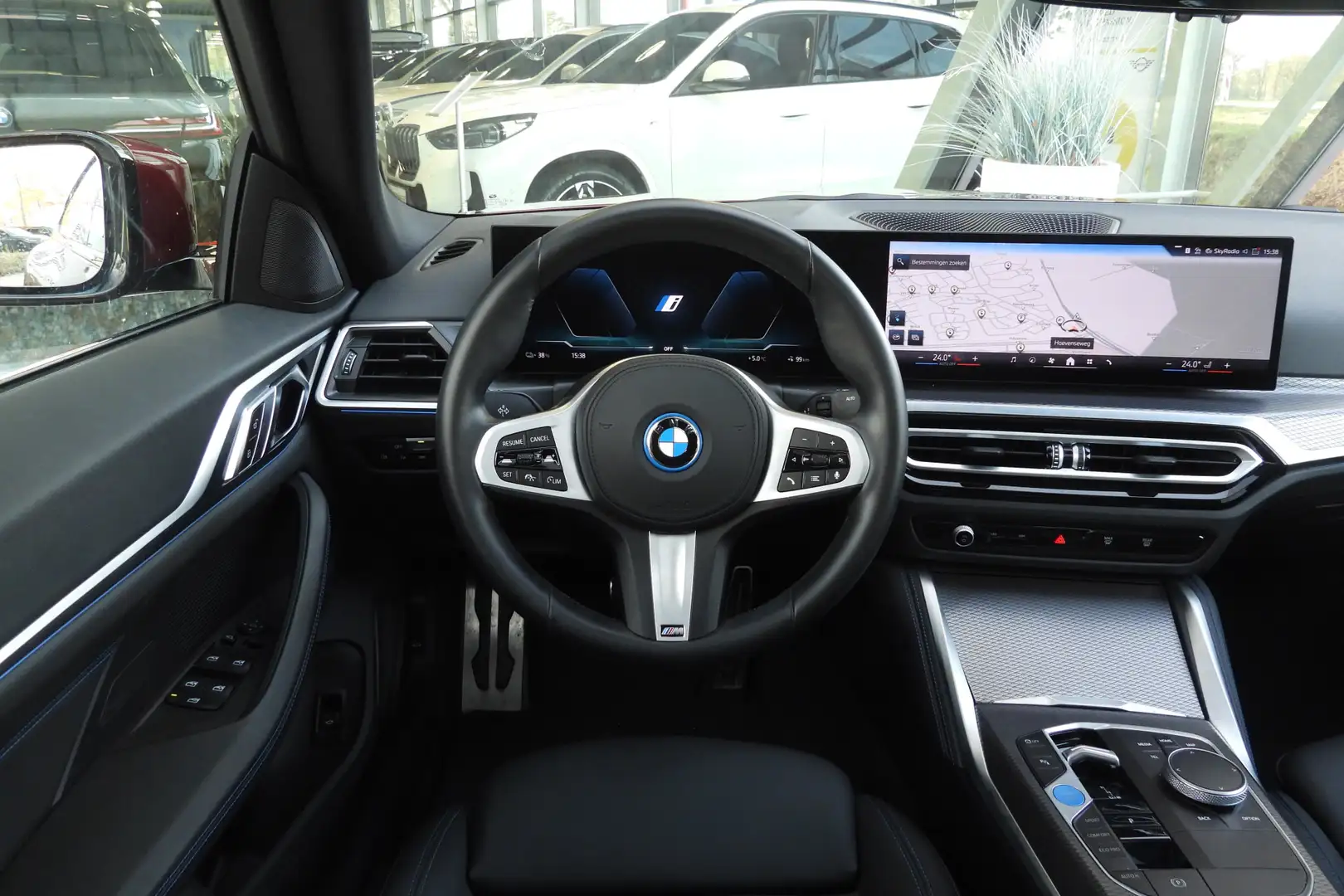BMW i4 eDrive35 M Sport / Schuif-kanteldak / Achteruitrij Czerwony - 2