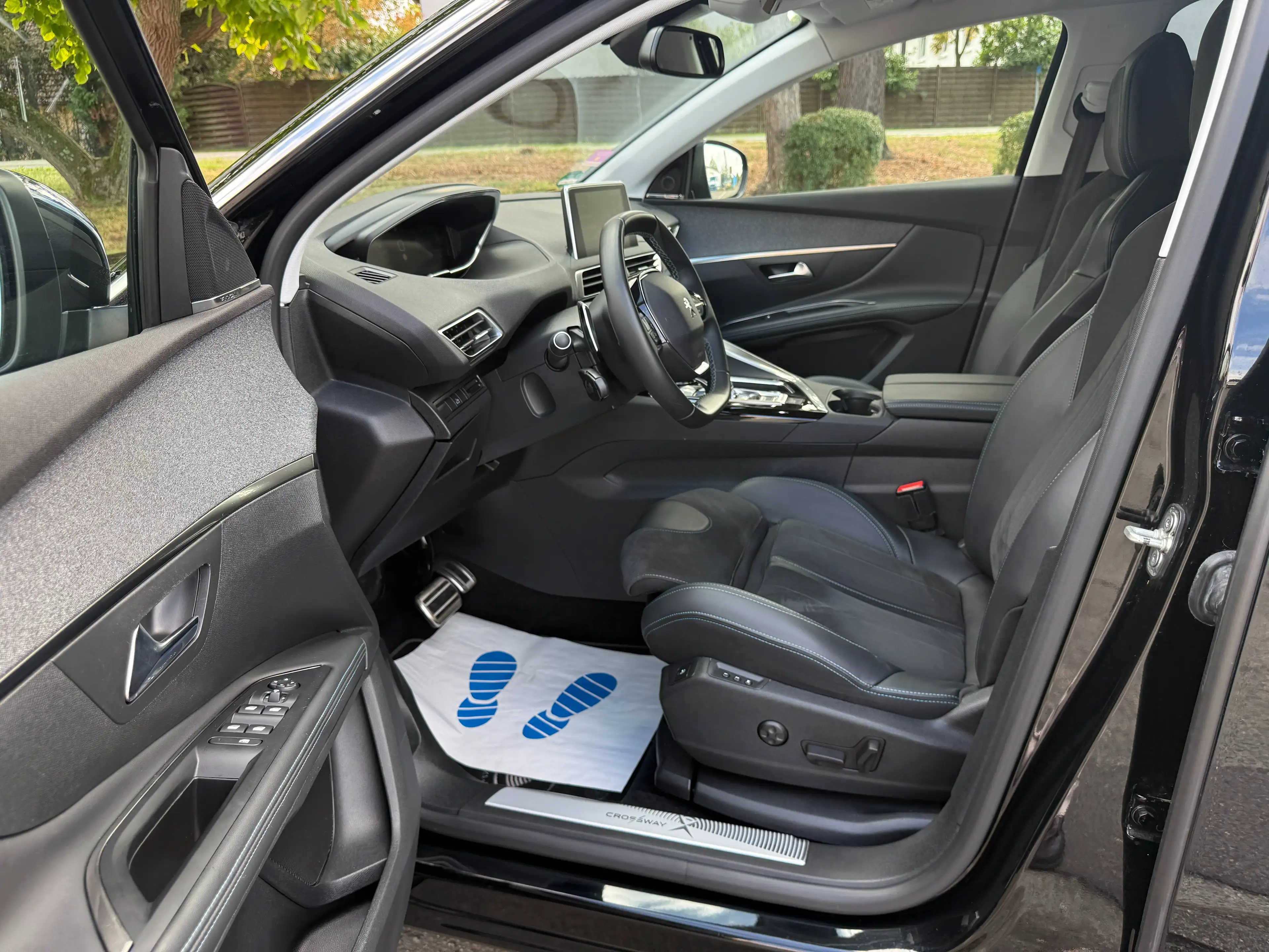 Peugeot 5008 2.0 Blue-HDi Crossway Automatik (7xSITZER*360KAMERA*GRIP) — photo 8