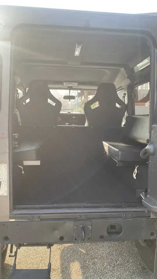 Land Rover Defender 90 2.5 td5 County SW, foto 5