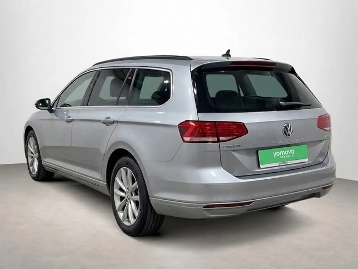 Volkswagen Passat Variant 2.0TDI EVO Executive 90kW DSG7 Plateado - 2