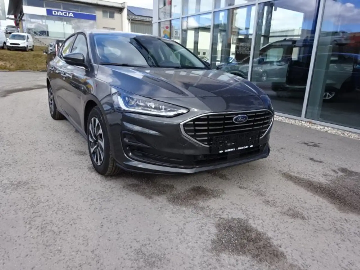 Ford Focus Titanium Grau - 2