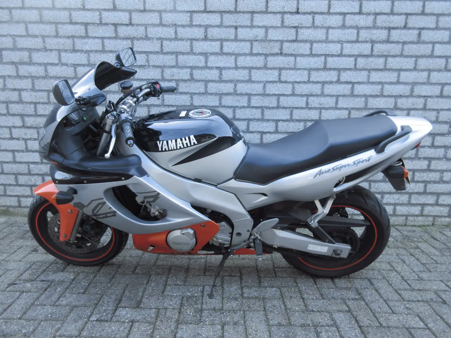 Yamaha YZF 600 TUNDERCAT Naranja - 2