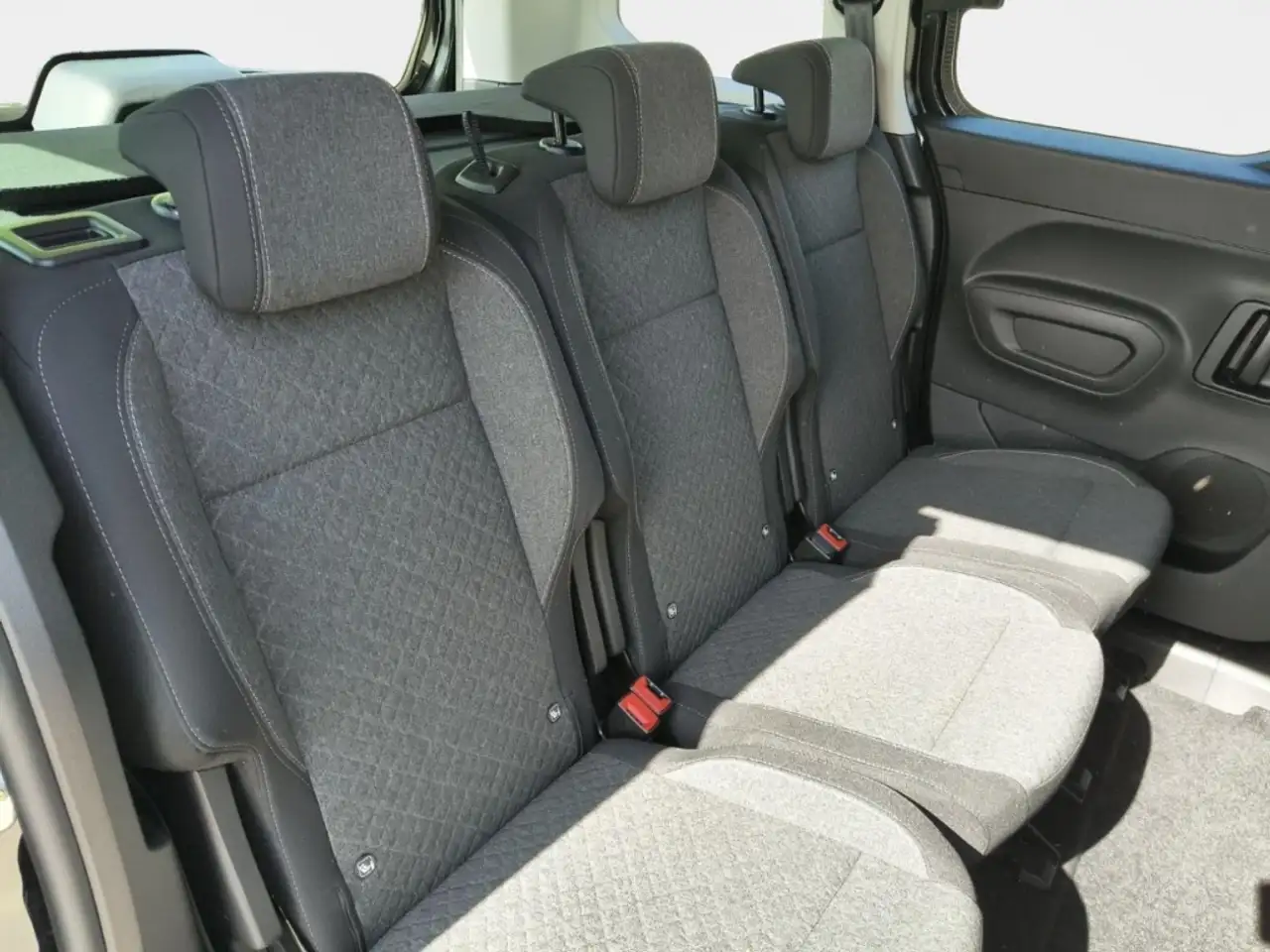 Opel Combo Life E 1.5D+LED+VIRTUAL+PDC+CARPLAY 14