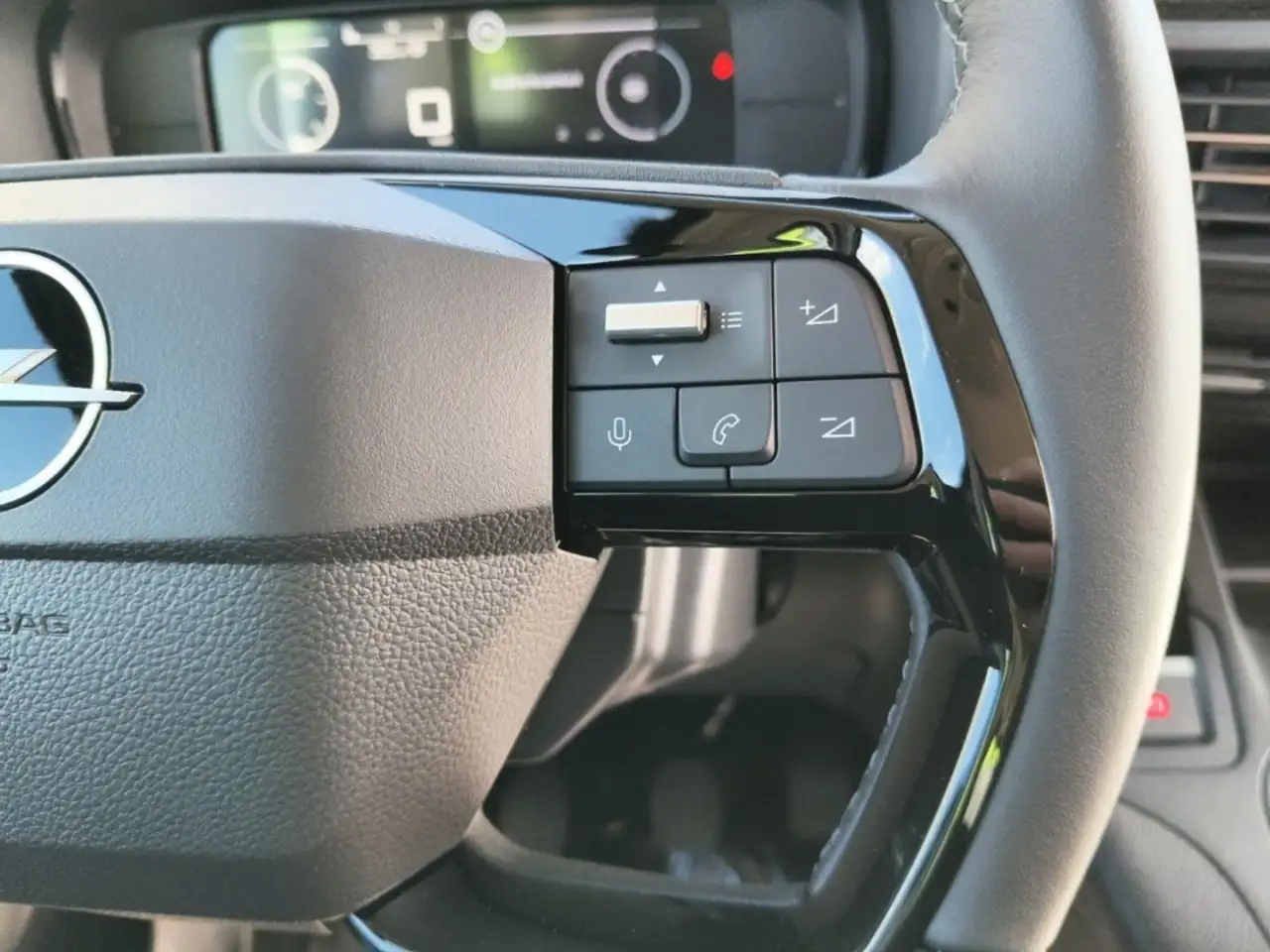 Opel Combo Life E 1.5D+LED+VIRTUAL+PDC+CARPLAY 22