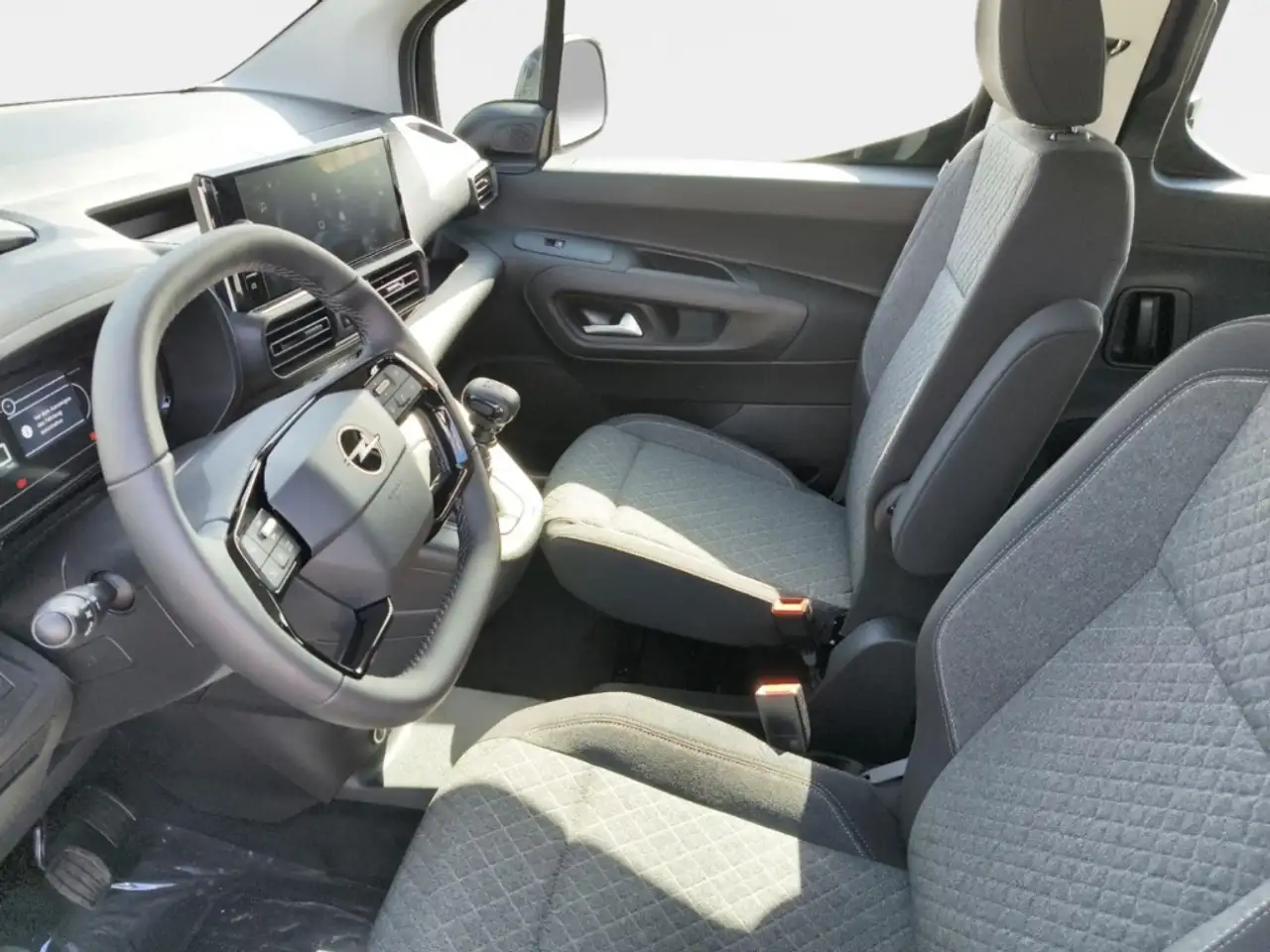 Opel Combo Life E 1.5D+LED+VIRTUAL+PDC+CARPLAY 10