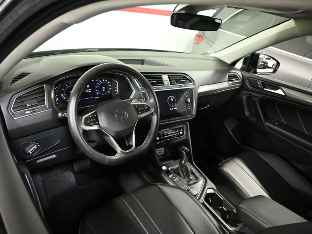 Volkswagen Tiguan снимка Volkswagen Tiguan