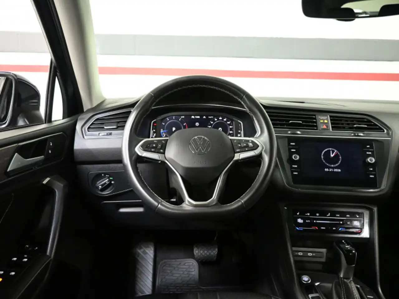 Volkswagen Tiguan снимка Volkswagen Tiguan