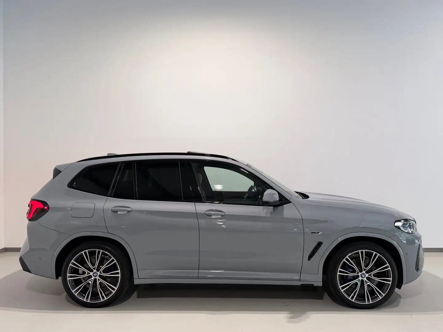 BMW X3 xDrive30e LCI/M-Sport/HEAD-UP/Panorama/360*Grad/M Grau - 2