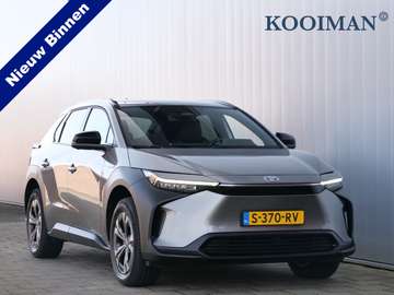 Launch Edition 71 kWh 204 Pk Automaat Navigatie /