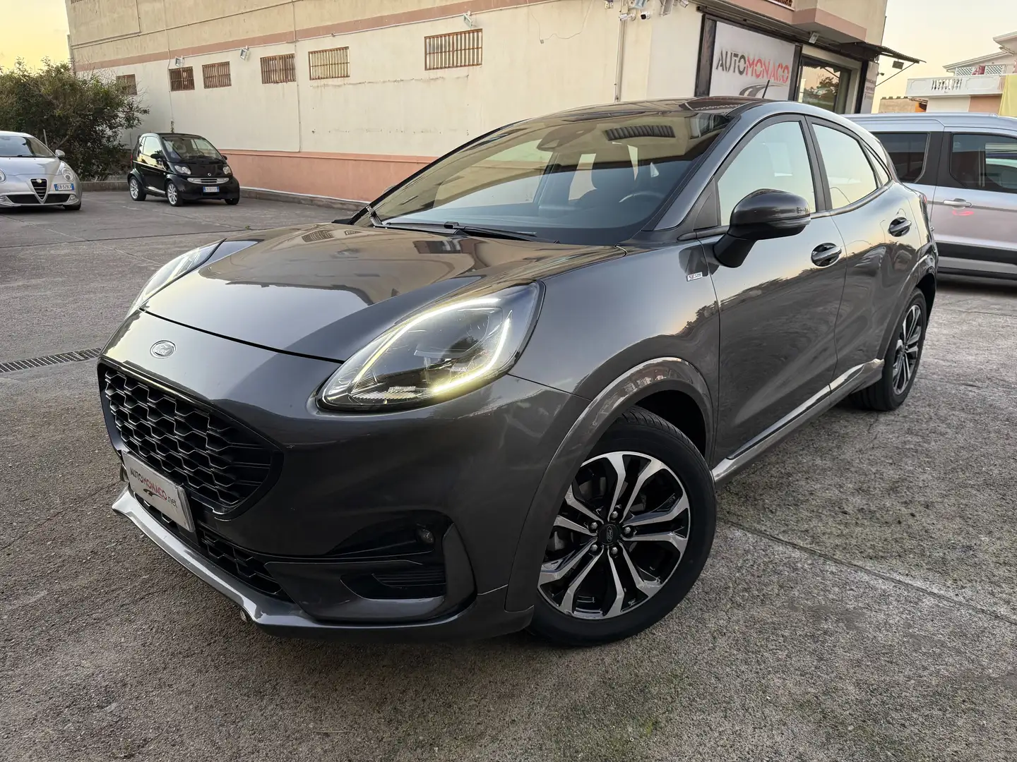 Ford Puma 1.0 EcoBoost Hybrid 125 CV S&S aut. ST-Line Gris - 1