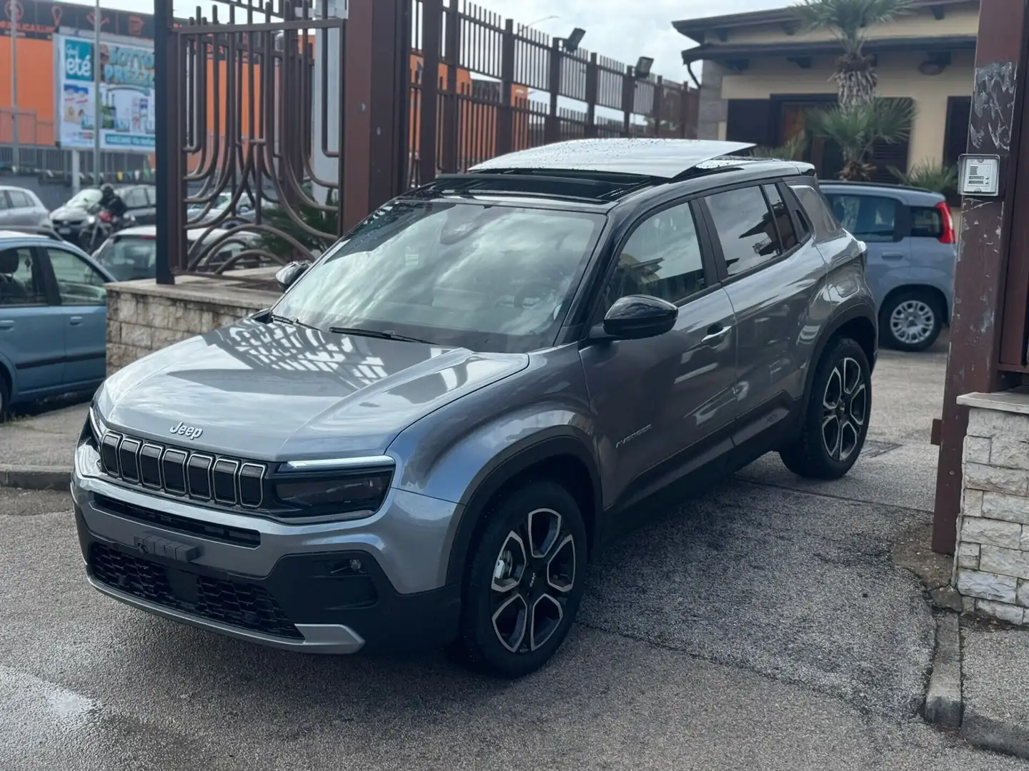 Jeep Avenger 1.2 Turbo 100 CV Summit Szürke - 2