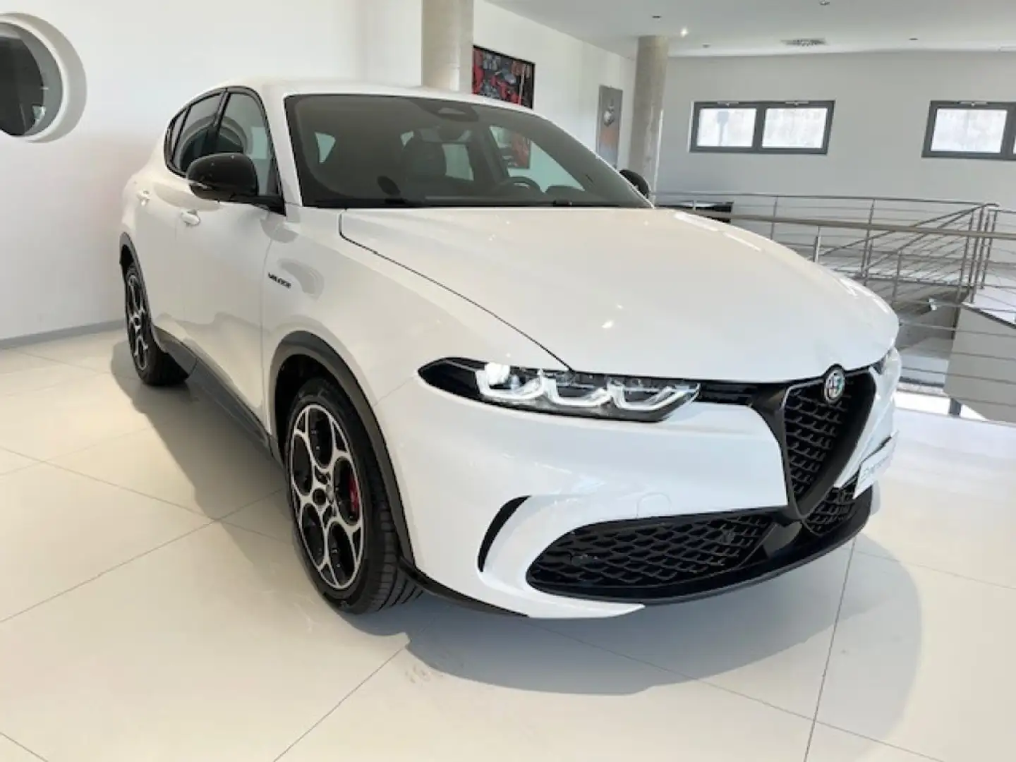 Alfa Romeo Tonale 1.6 diesel 130 CV TCT6 Veloce Wit - 1
