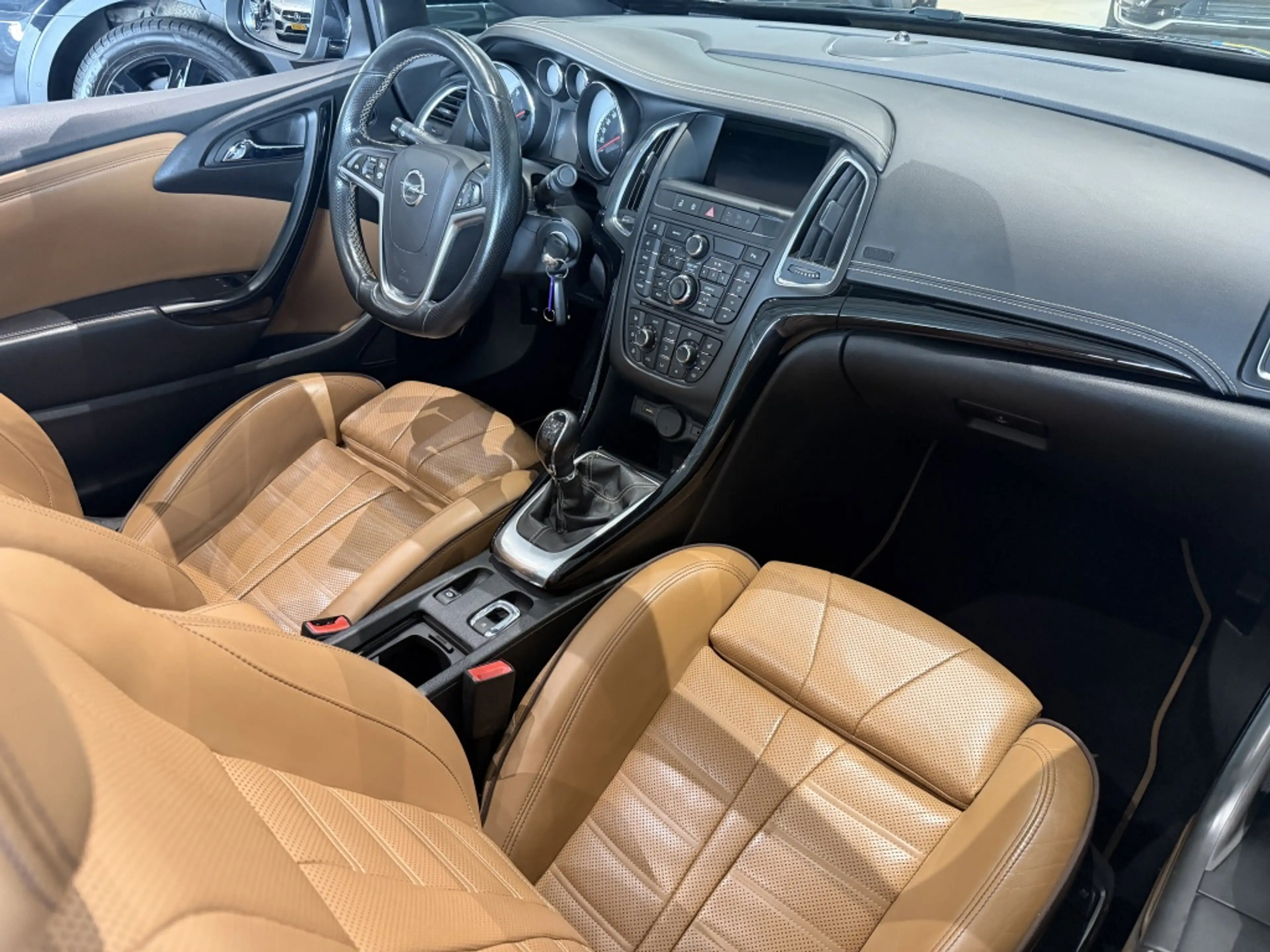 Opel Cascada 1.4 T eF Innovation — photo 3