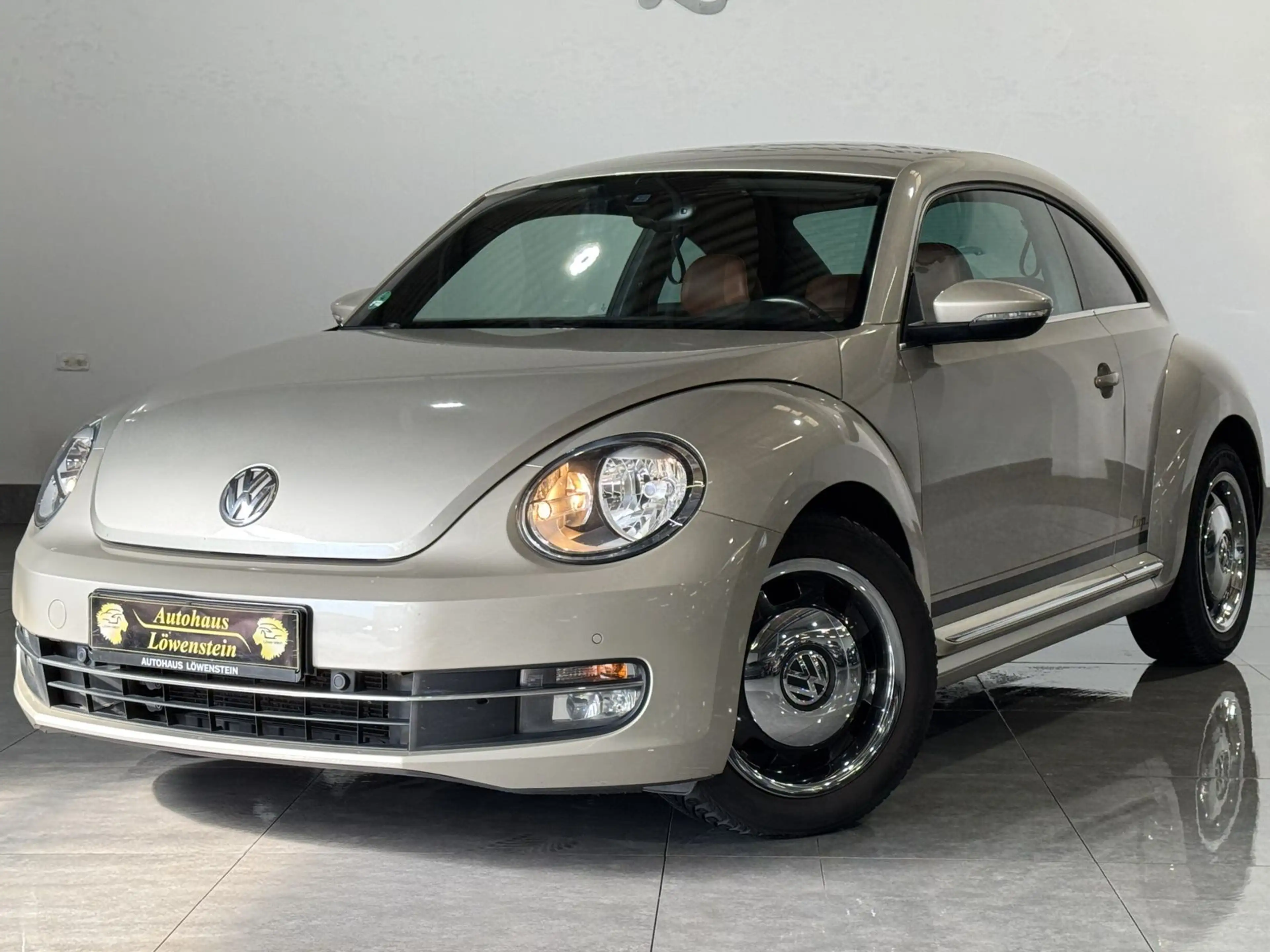 Volkswagen Beetle Cup*2.HAND*S-HEFT*PDC*SHZ*NAVI*KLIMA* — photo 3