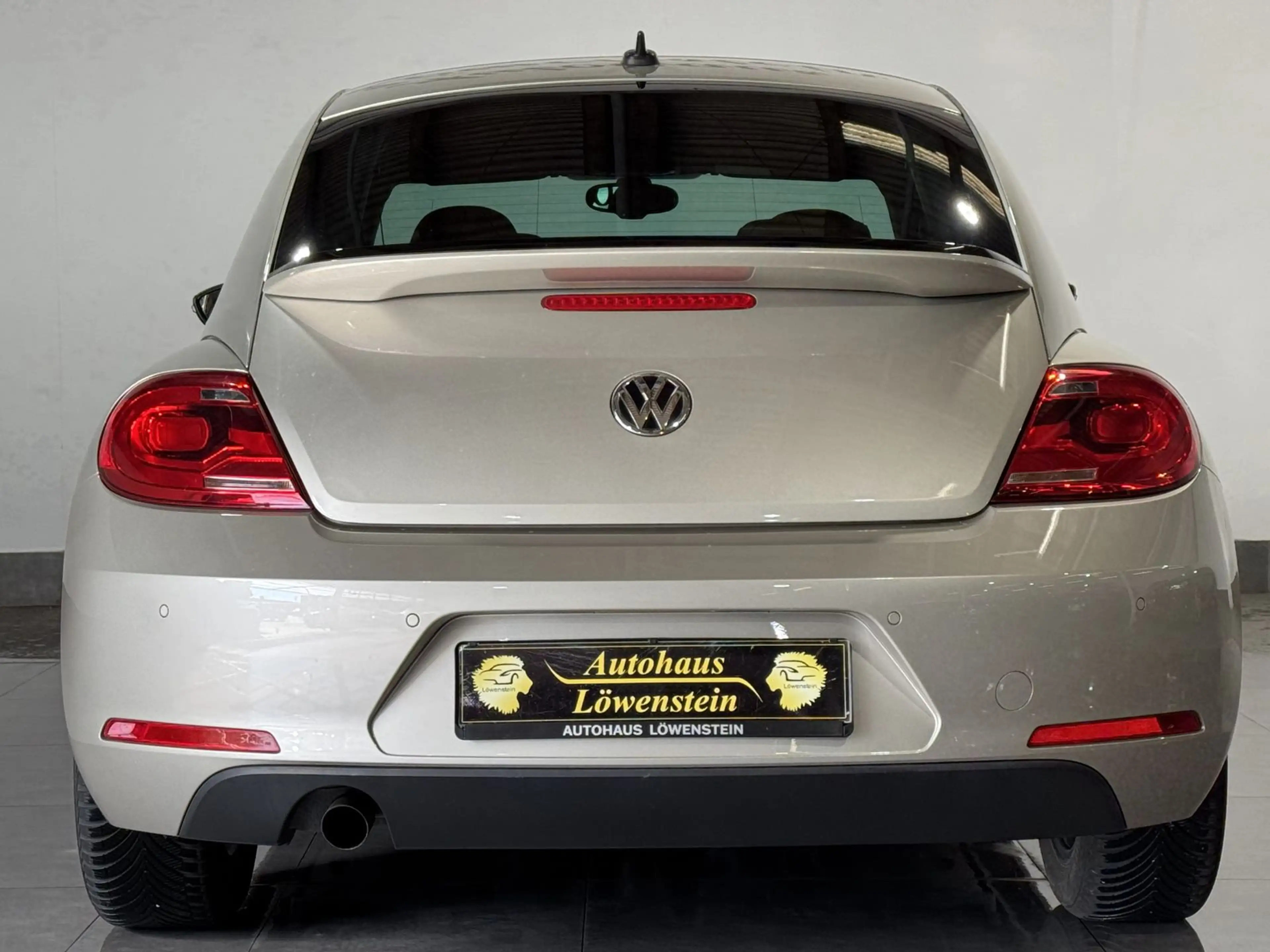 Volkswagen Beetle Cup*2.HAND*S-HEFT*PDC*SHZ*NAVI*KLIMA* — photo 5