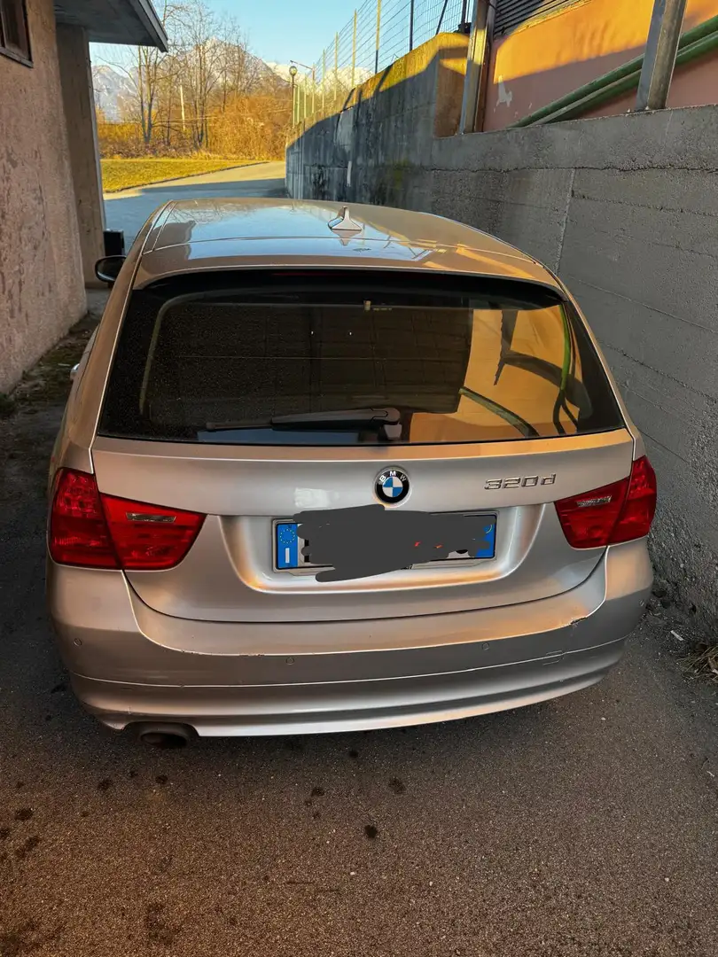 BMW 320 320d Touring Eletta 184cv - 2