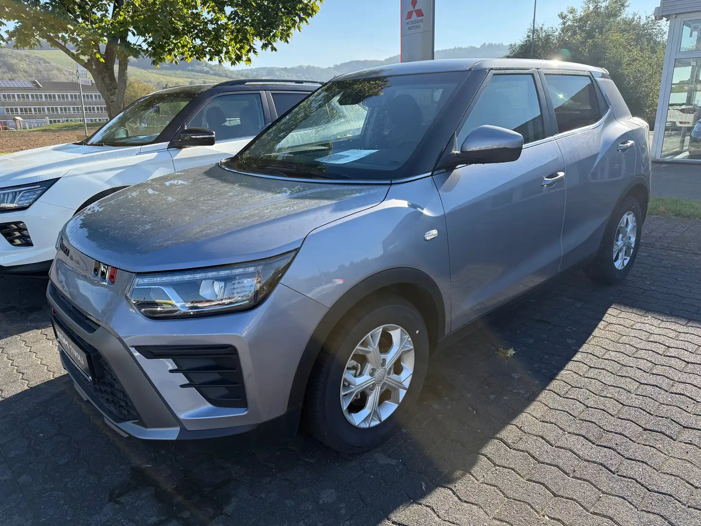 KGM Tivoli Tivoli 1.5 T-GDi 2WD Automatik Nomad Plateado - 2