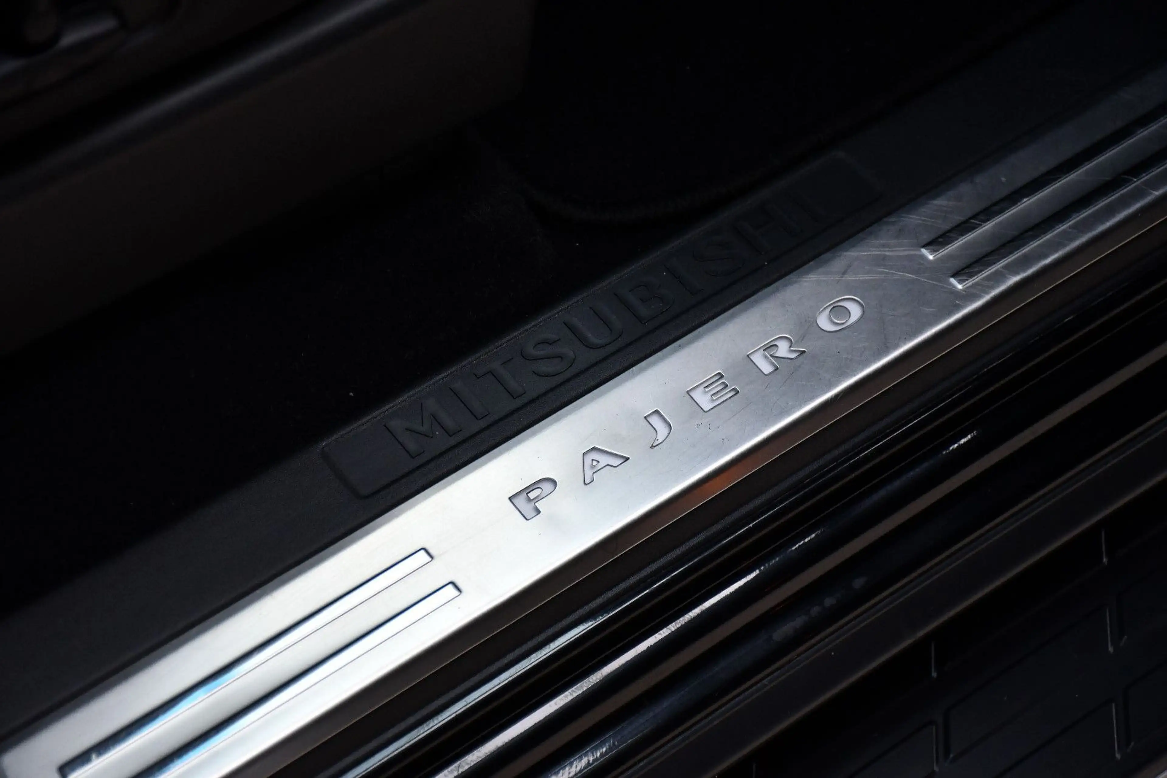 Mitsubishi Pajero 3.2 DI-D Top Navi Pano Kamera Ahk 1.Hand — photo 9
