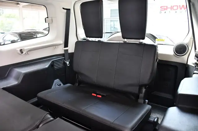 Mitsubishi Pajero view 15