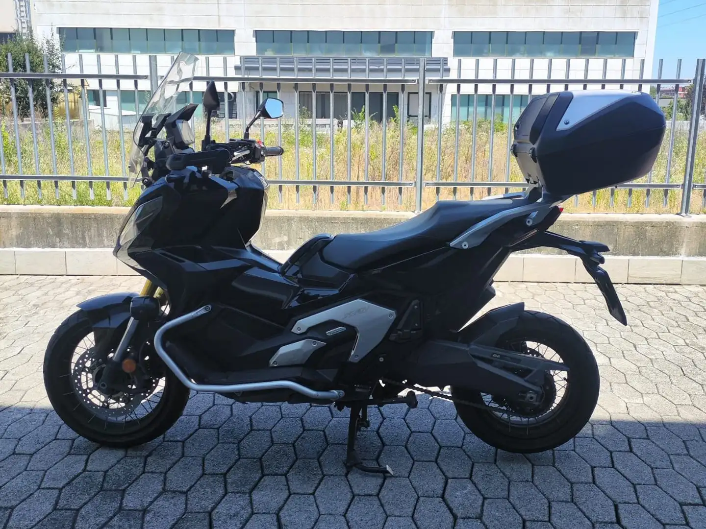 Honda X-ADV 750 adventure Noir - 2