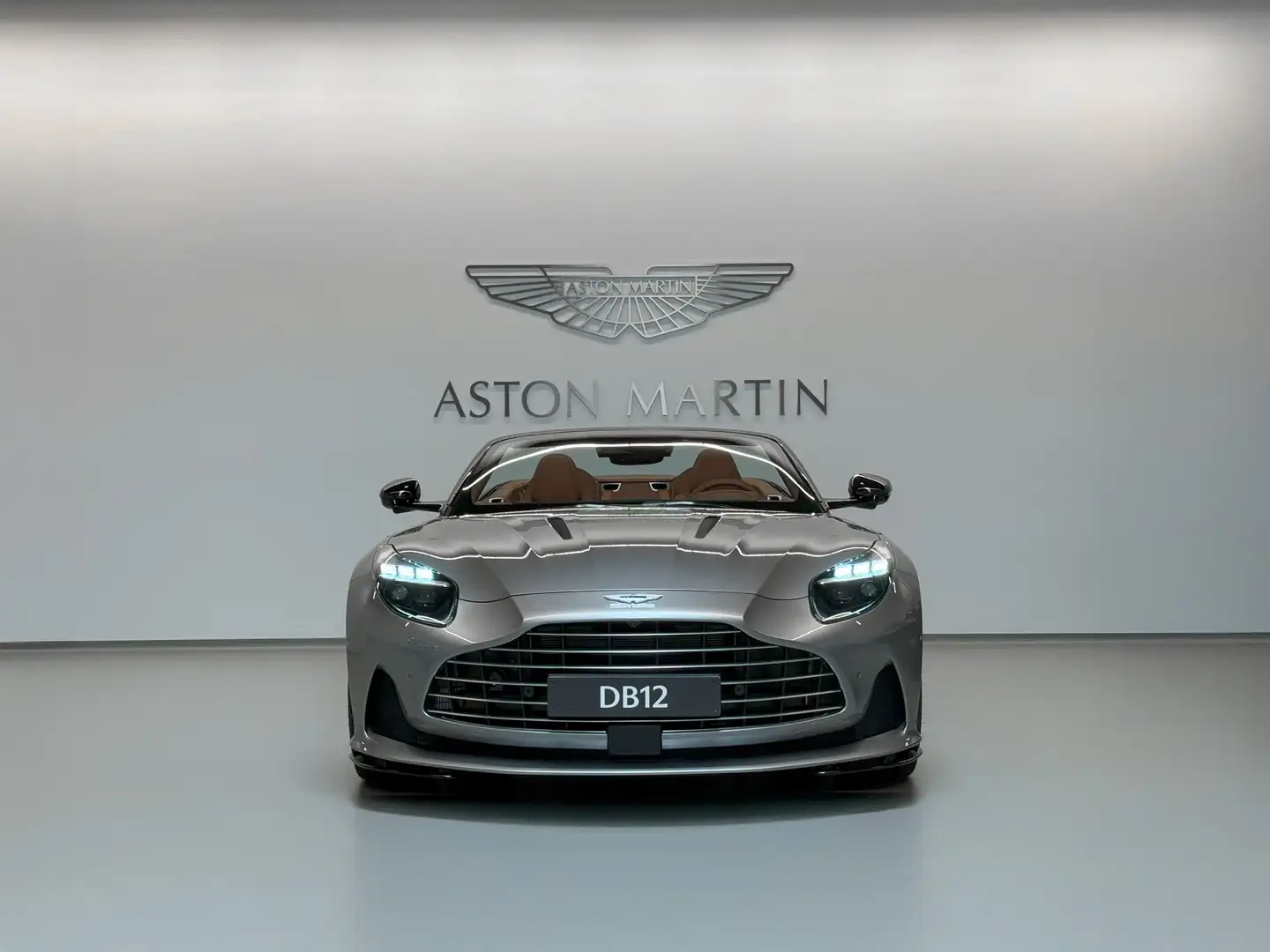 Aston Martin DB12 Volante | NEW 2026 MODELYEAR Zilver - 2