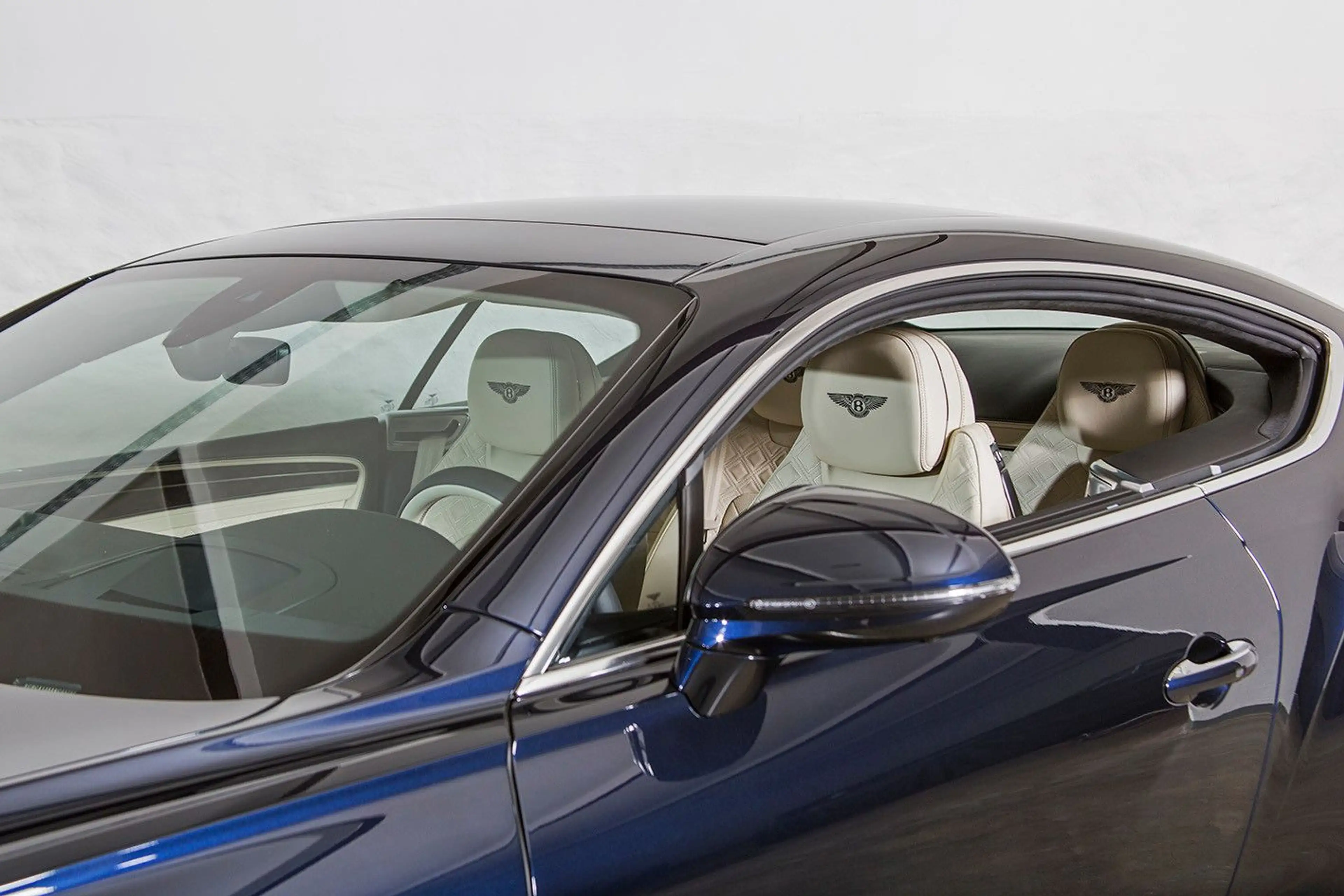 Bentley Continental GT V8, TOP MULLINER Ausstattung ! — photo 14