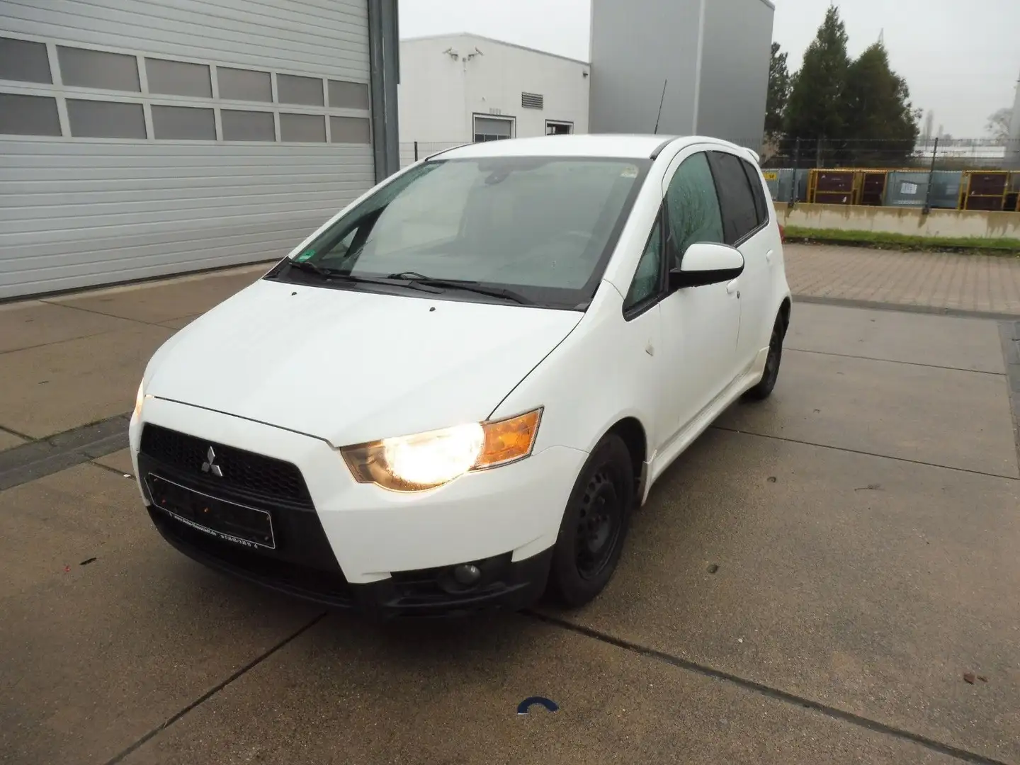 Mitsubishi Colt 1.3 Motion ClearTec 4-türig Euro 4 Weiß - 1