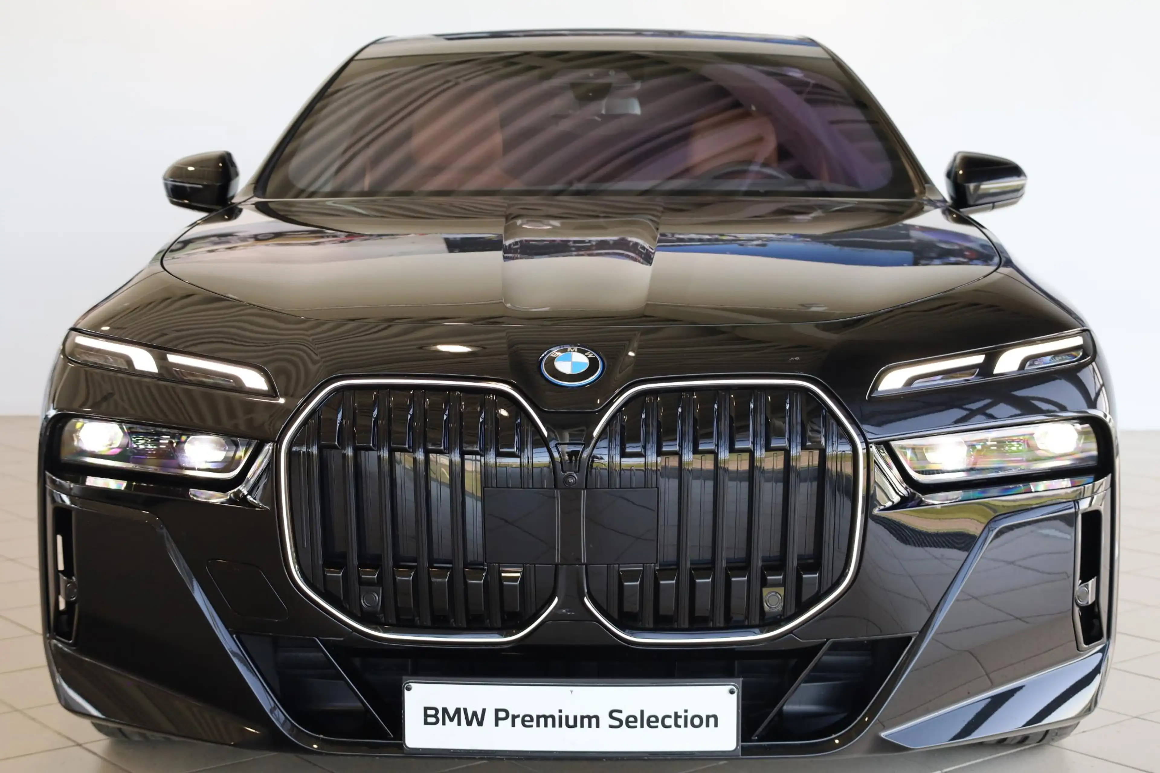 BMW i7 xDrive60 | M Sportpakket Pro | Rear Seat Entertain — photo 5
