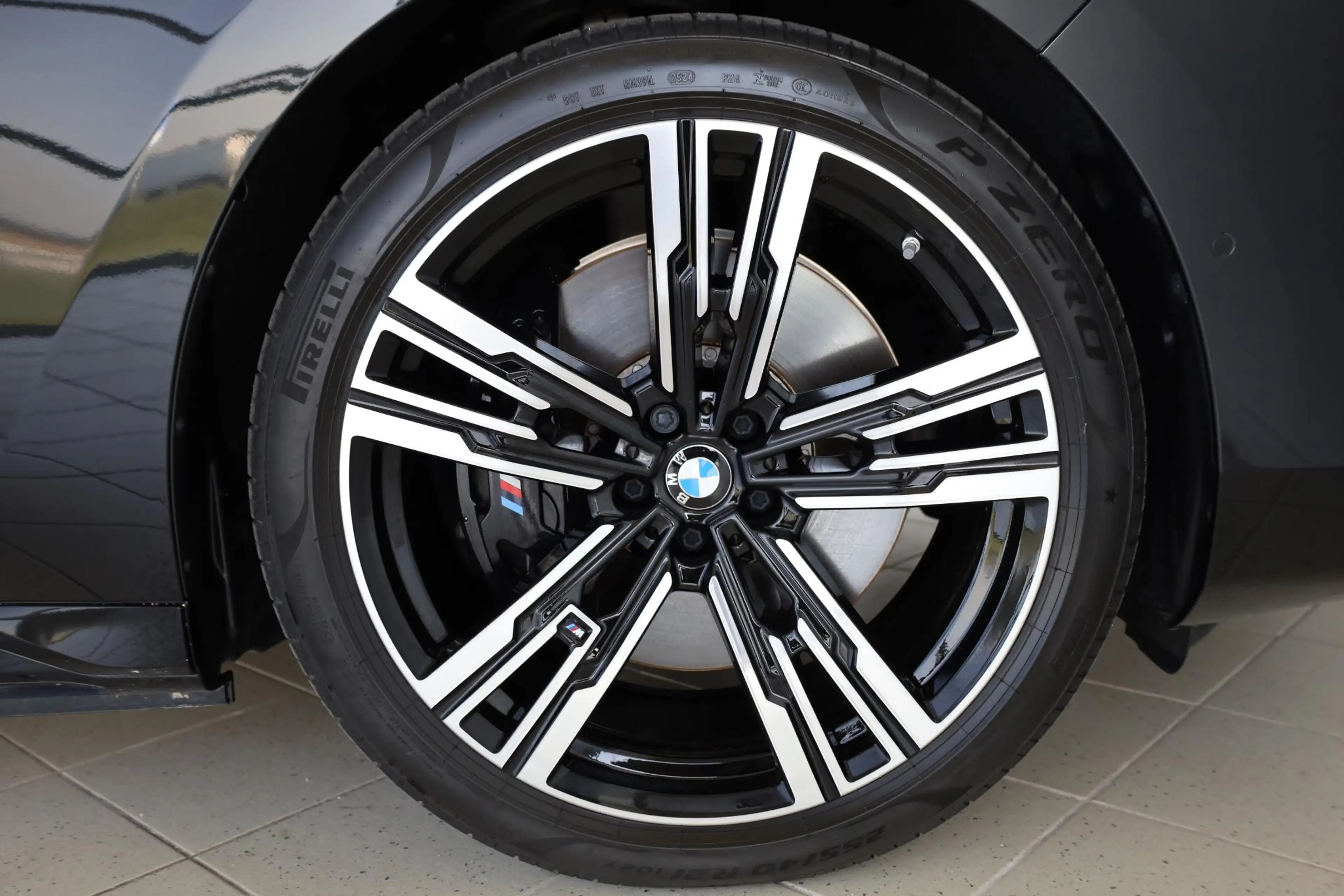 BMW i7 xDrive60 | M Sportpakket Pro | Rear Seat Entertain — photo 8