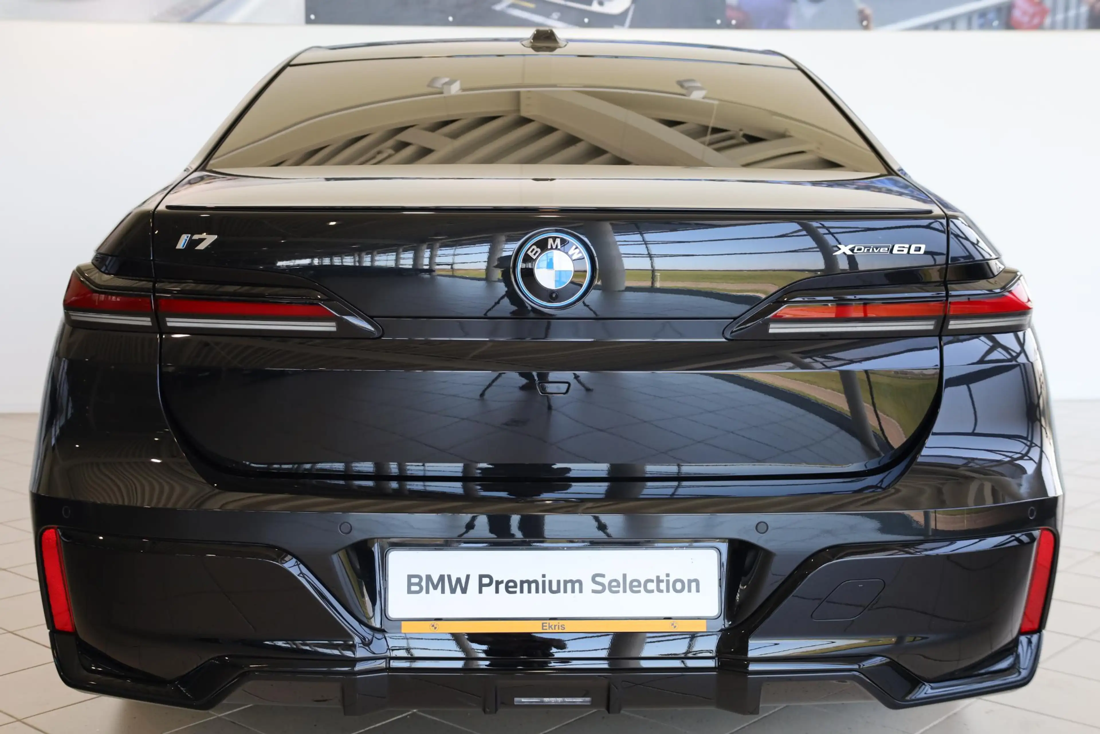 BMW i7 xDrive60 | M Sportpakket Pro | Rear Seat Entertain — photo 6