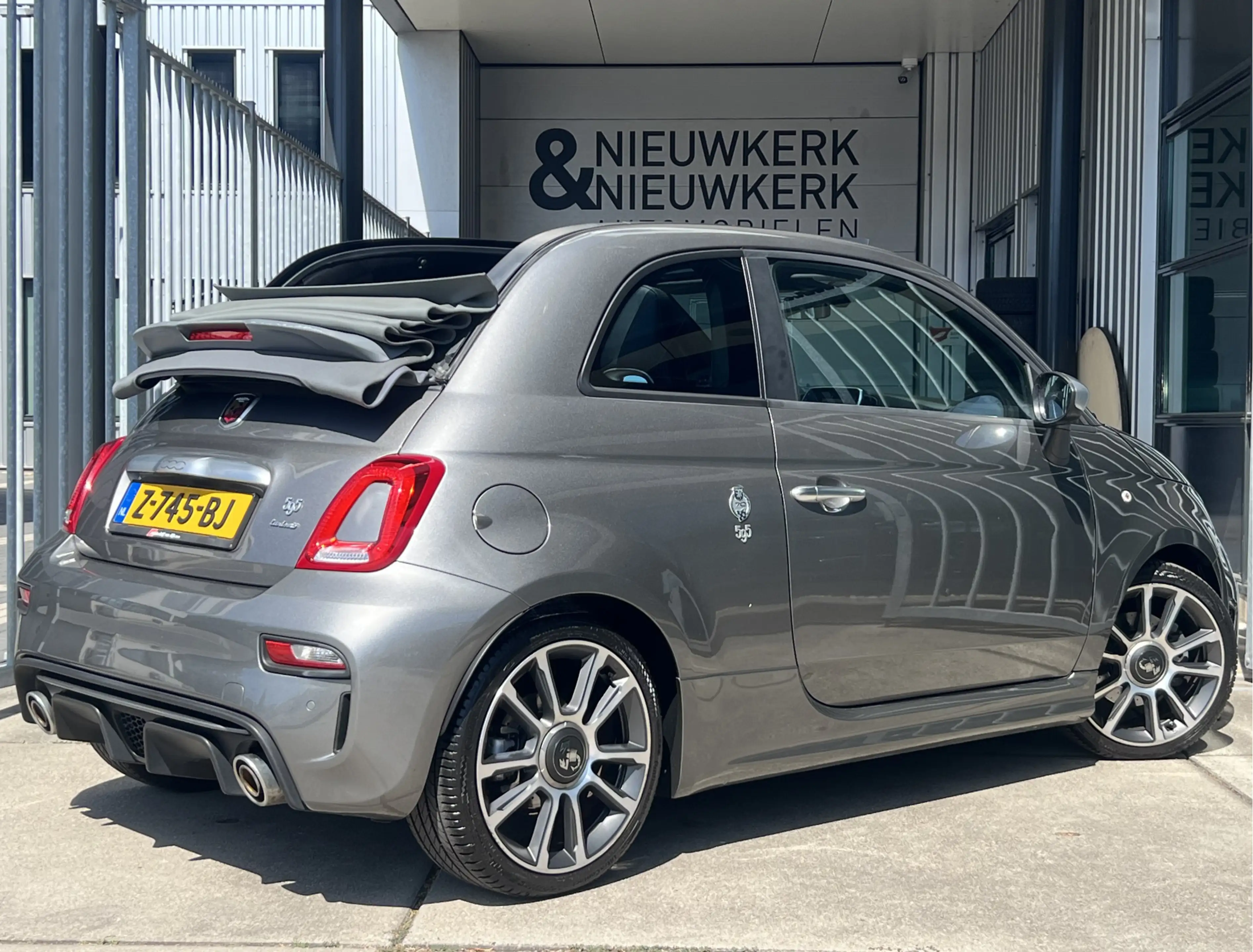 Fiat 500 Abarth 1.4 T-Jet Turismo Cabriolet 70th Anniversary I AUT — photo 2