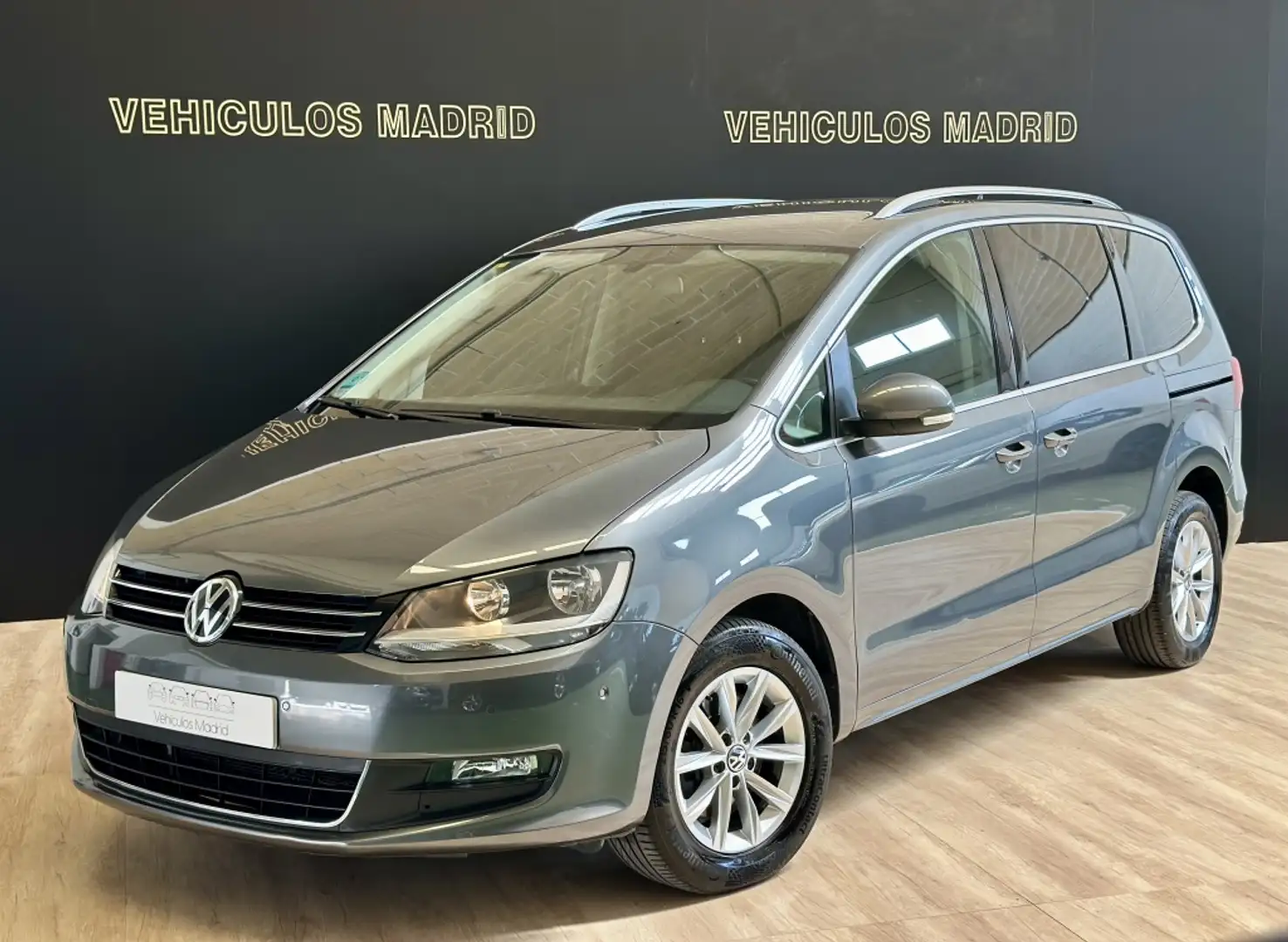 Volkswagen Sharan Familiar Automático de 5 Puertas Gris - 1