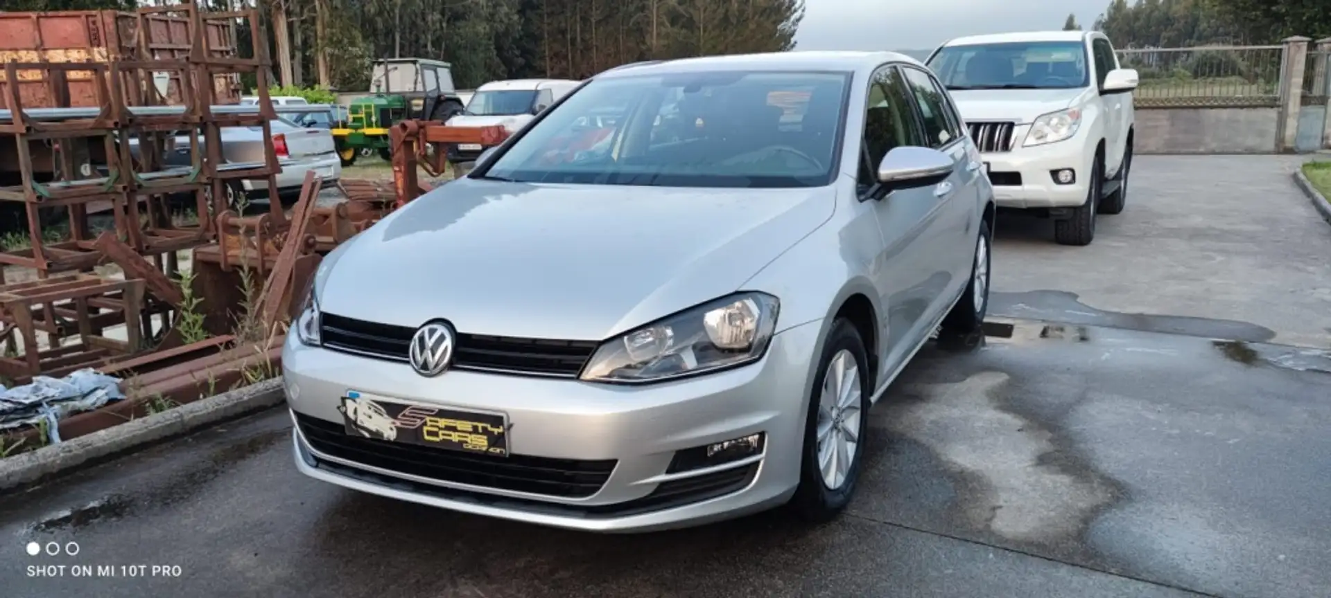 Volkswagen Golf 1.6TDI CR BMT Business Navi 110 Grau - 1