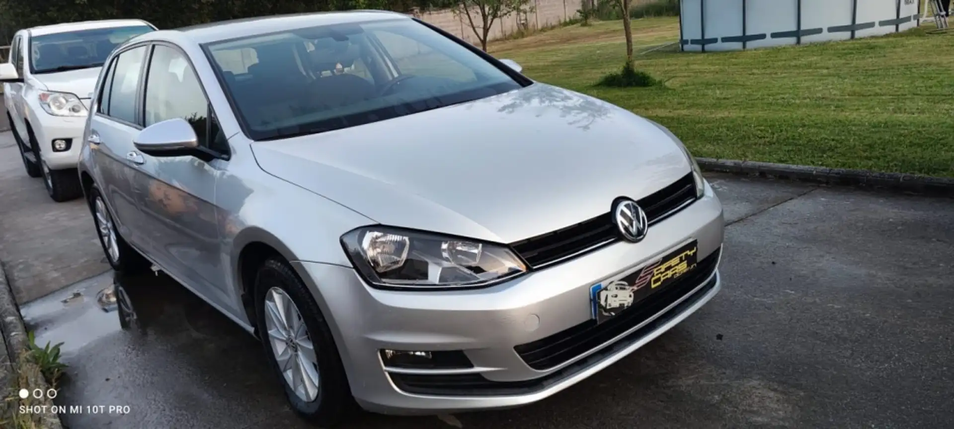 Volkswagen Golf 1.6TDI CR BMT Business Navi 110 Grau - 2