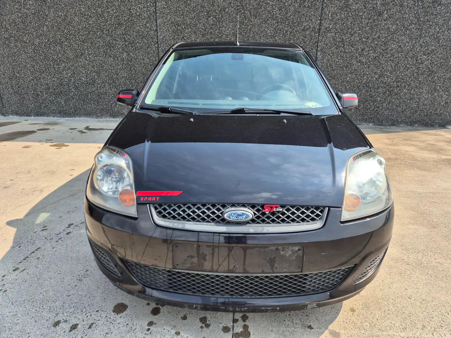 Ford Fiesta / 1.4i 16v MARCHAND/EXPORT Zwart - 2