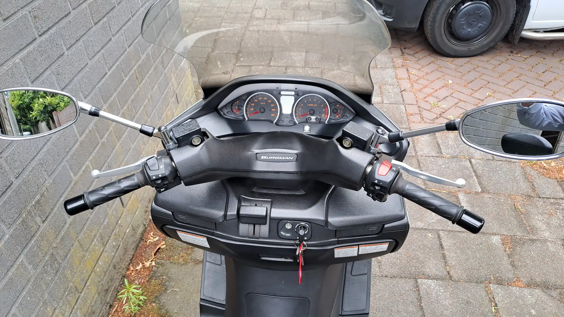 Suzuki Burgman 400 AN400A Zilver - 2
