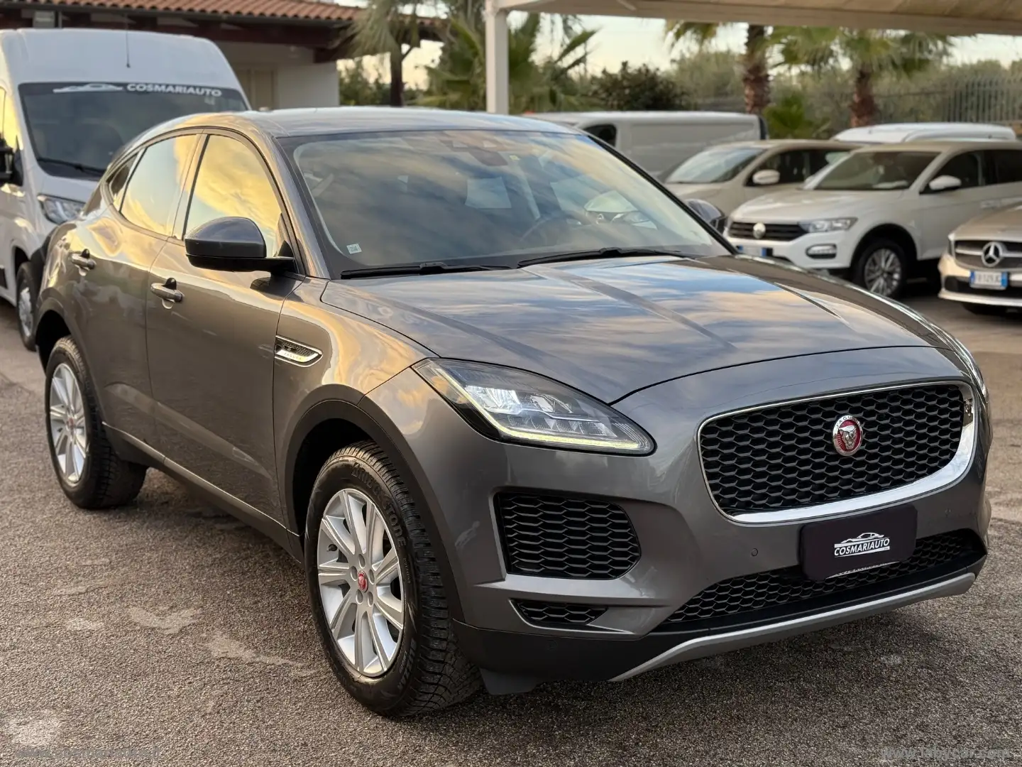 Jaguar E-Pace 2.0D 150CV AWD aut. S Gris - 1