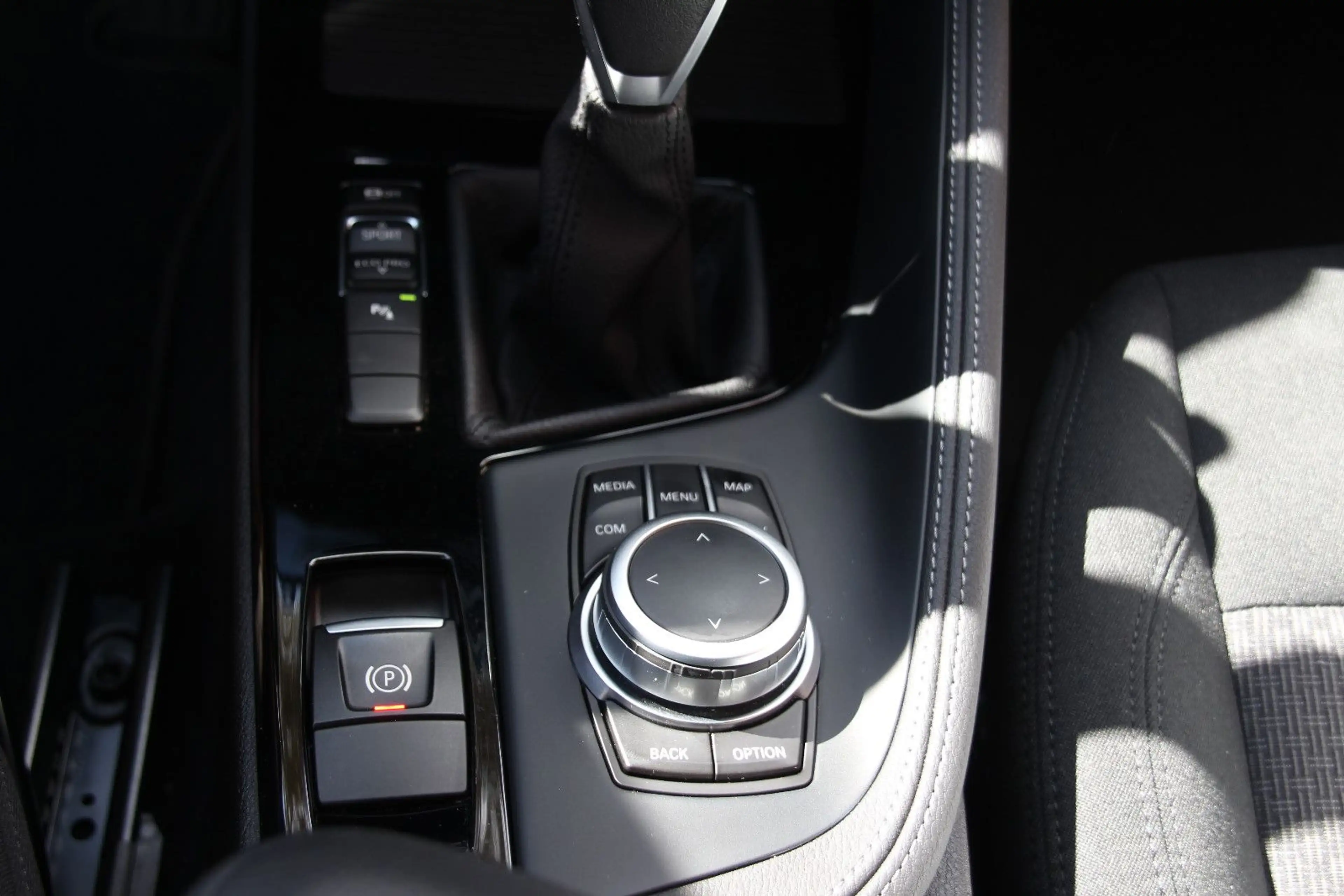 BMW X2 sDrive 18 i Advantage LED&Navi&Bluetooth — photo 22