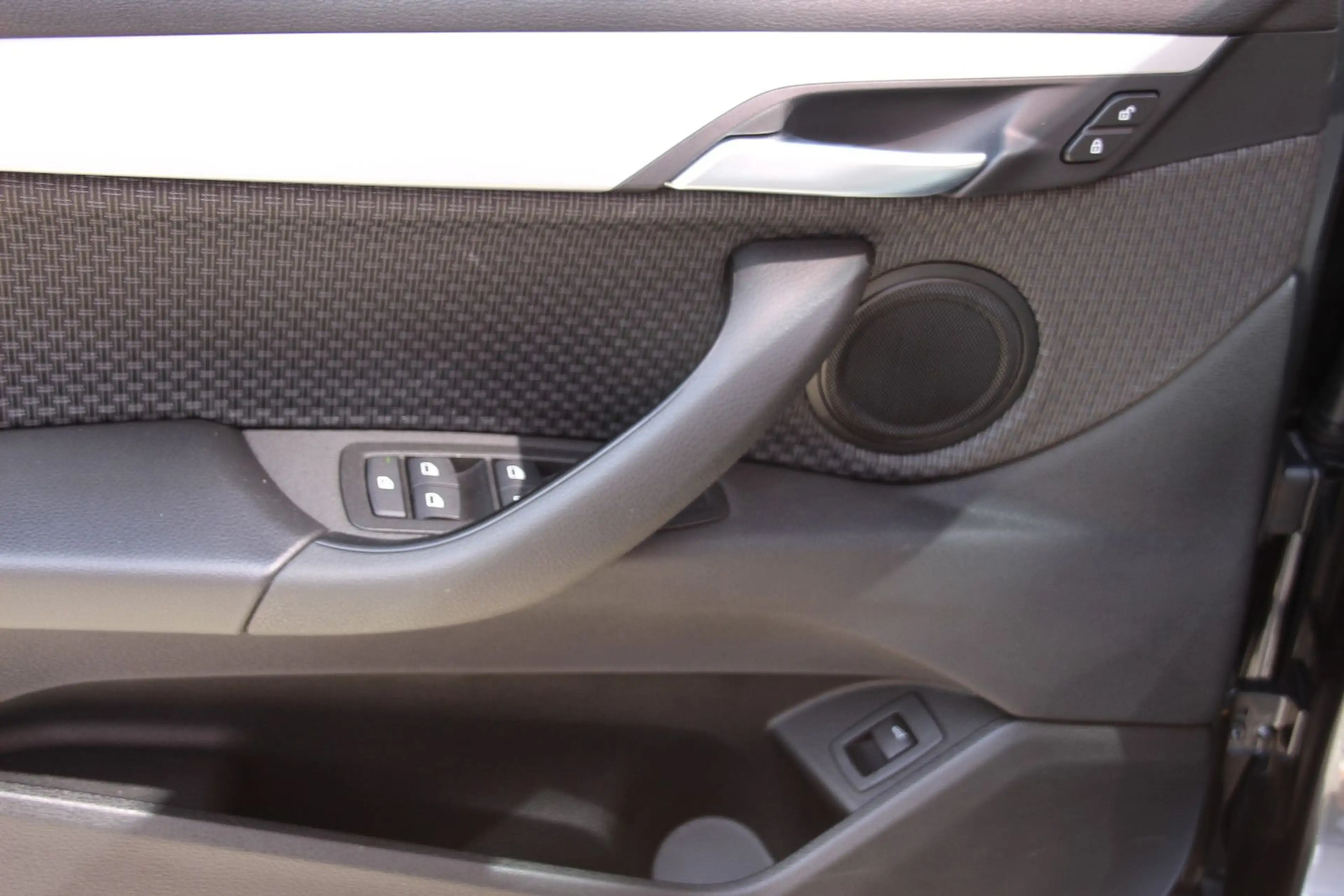 BMW X2 sDrive 18 i Advantage LED&Navi&Bluetooth — photo 28
