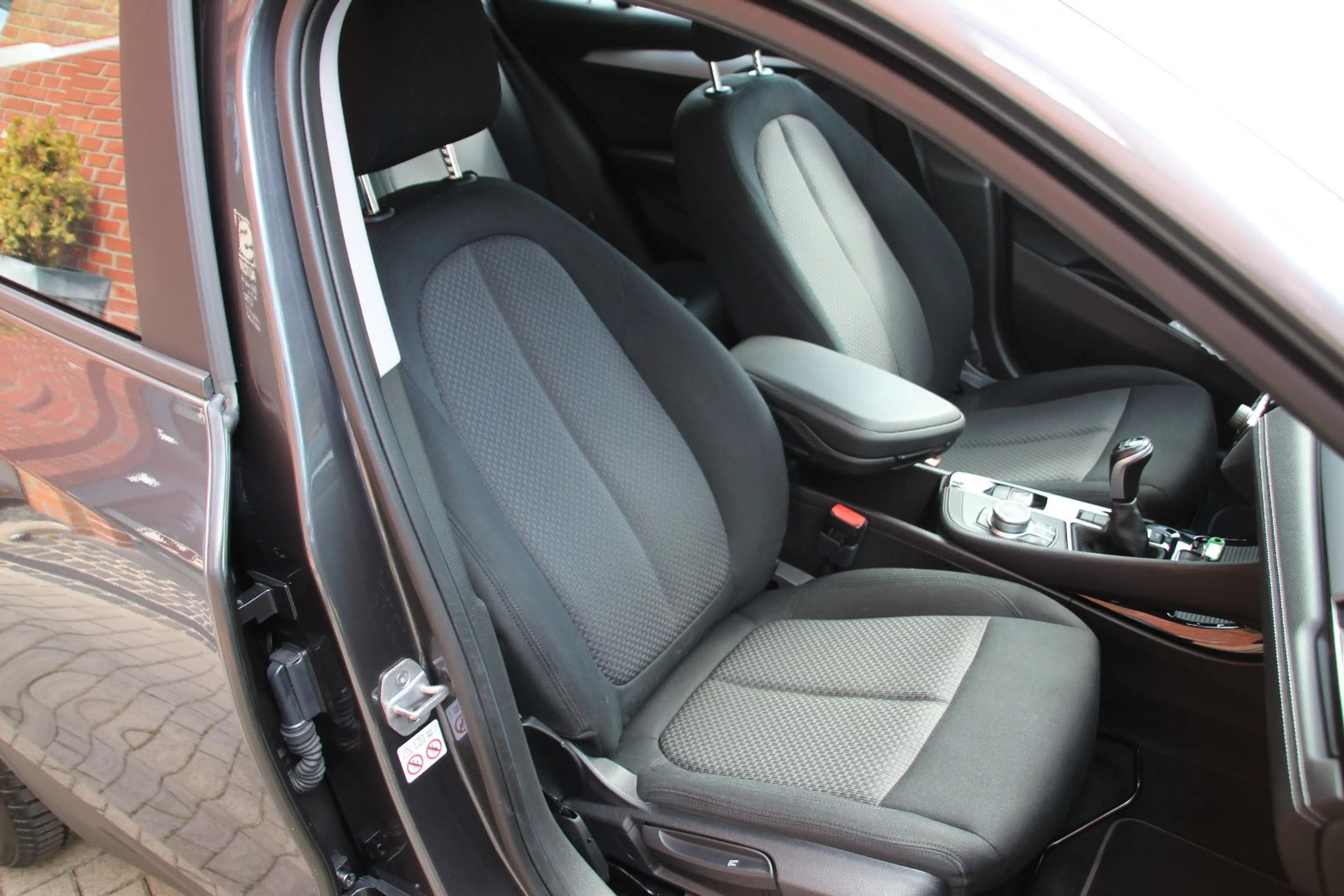 BMW X2 sDrive 18 i Advantage LED&Navi&Bluetooth — photo 9