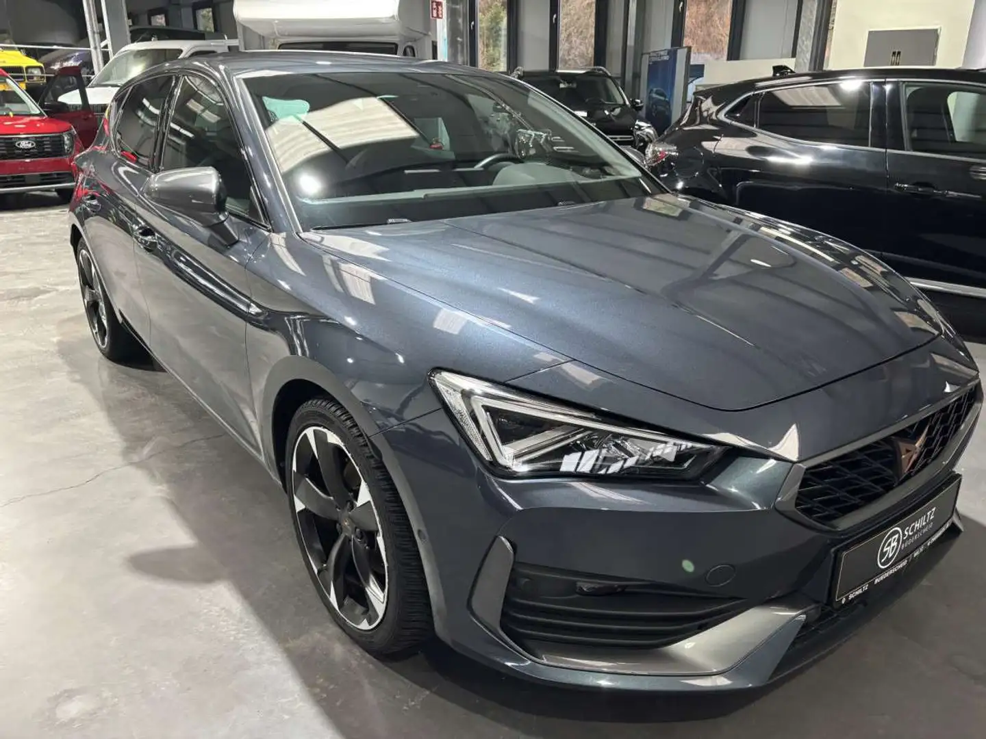 CUPRA Leon 1.5 eTSI DSG Gris - 1
