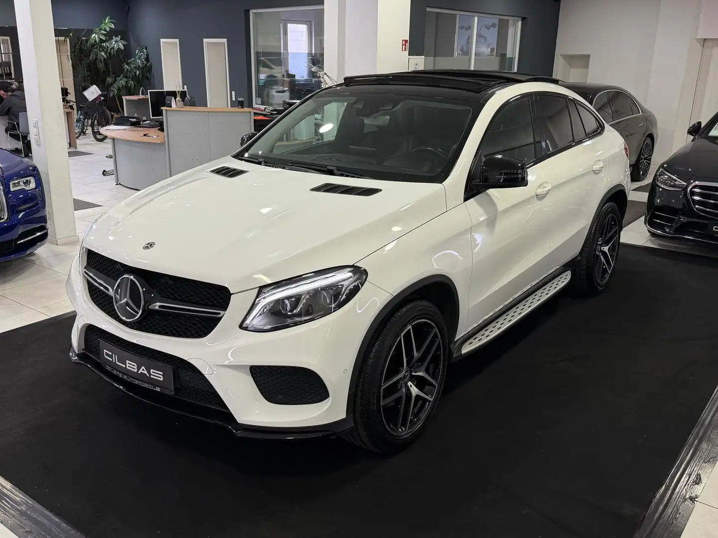 Mercedes-Benz GLE 350 d Coupe AMG-Line*PANO*KAM*SPUR*DIST*TOTW Weiß - 1