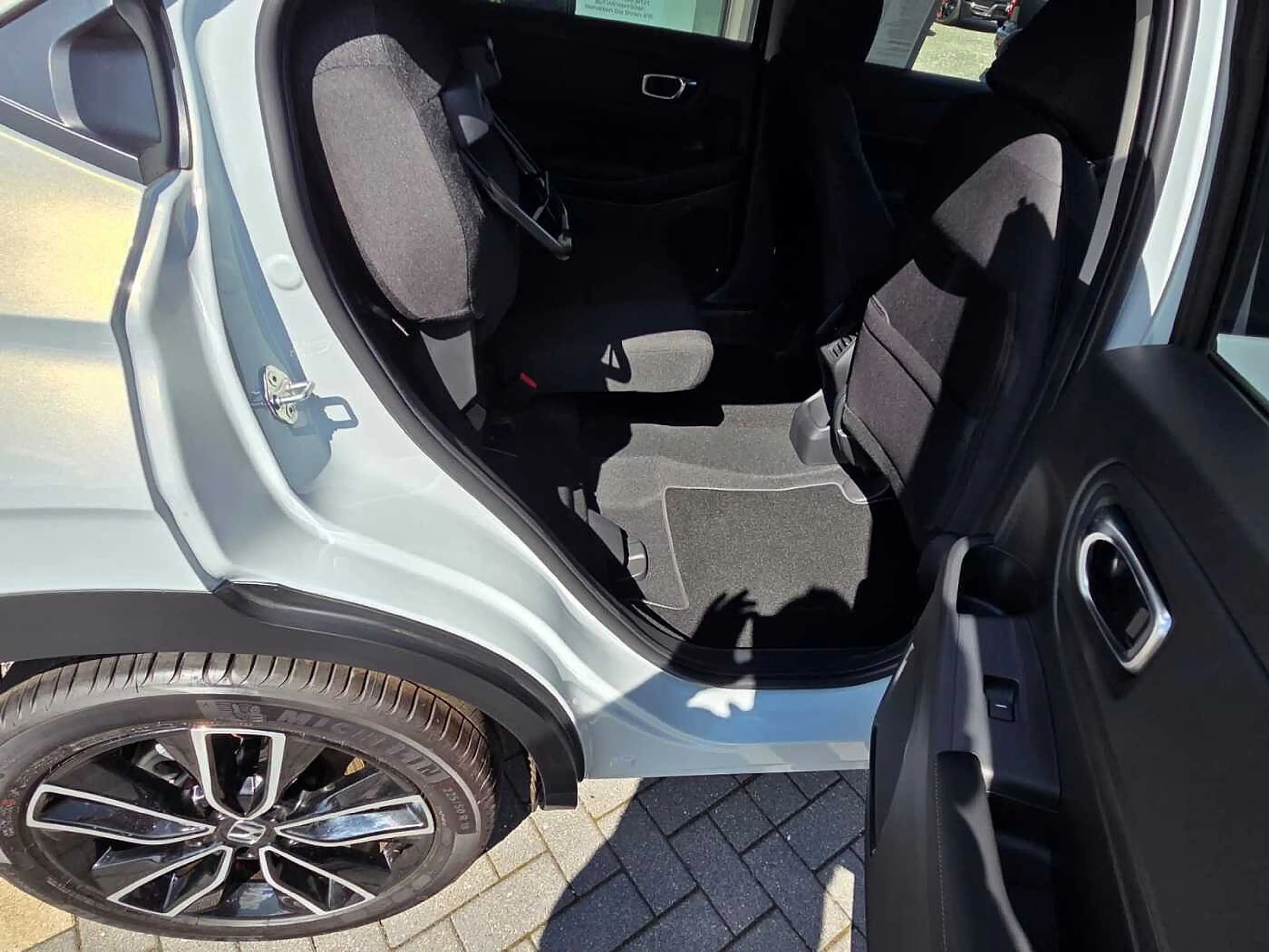 Honda HR-V Hybrid e:HEV 1.5 i-MMD Elegance — photo 10