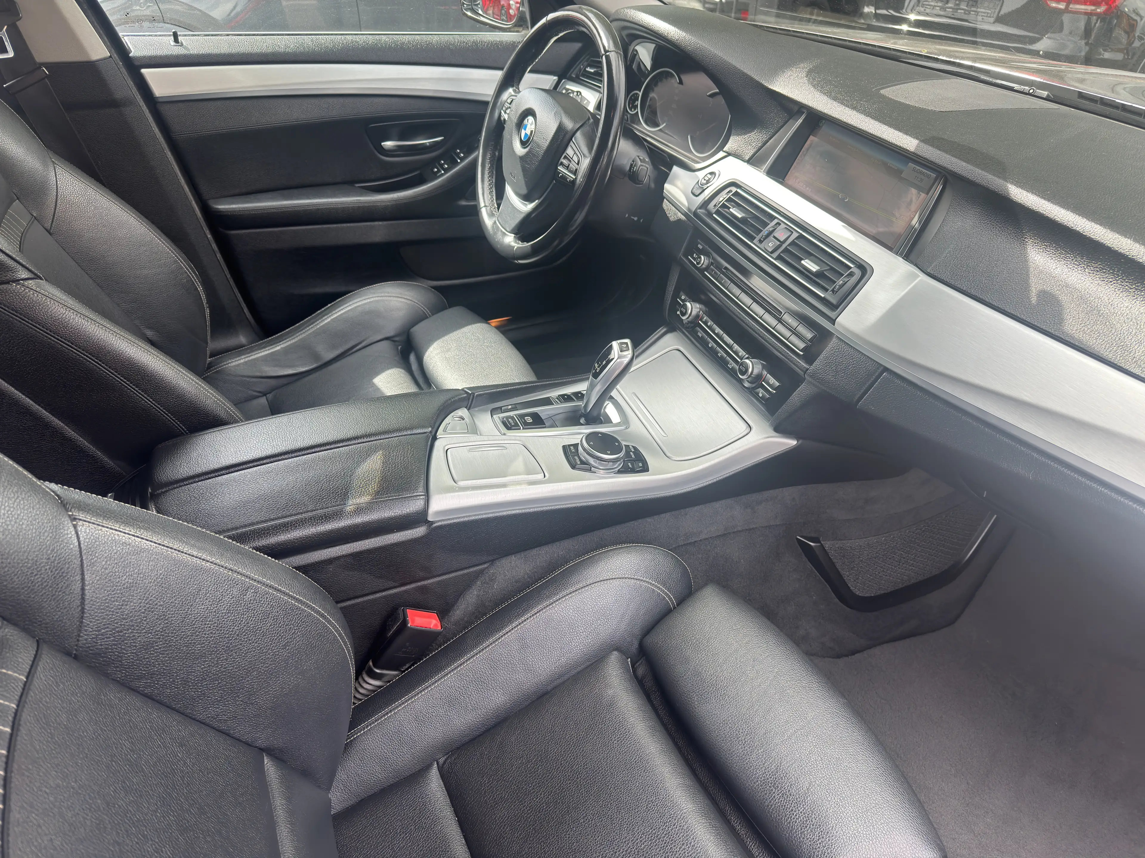 BMW 518 Touring 518 dA-CUIR-GPS PRO-TVAC — photo 9