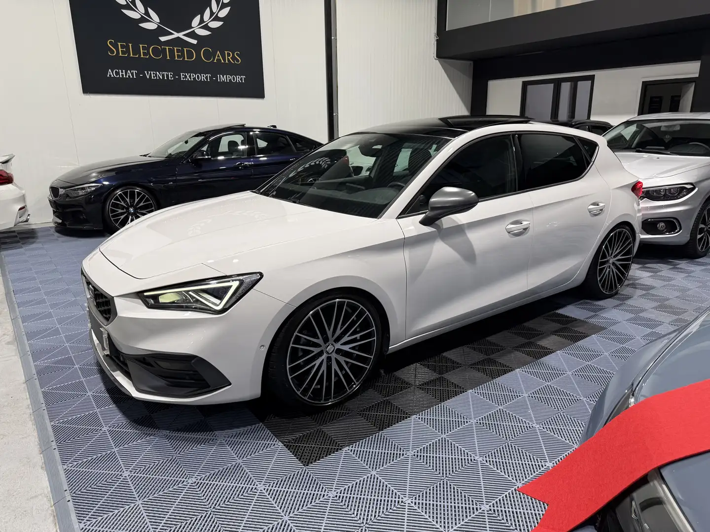 SEAT Leon 1.5 eTSI*FR*FULL OPTION*PANO*SIEGES*BEATS*CAMERA Wit - 1