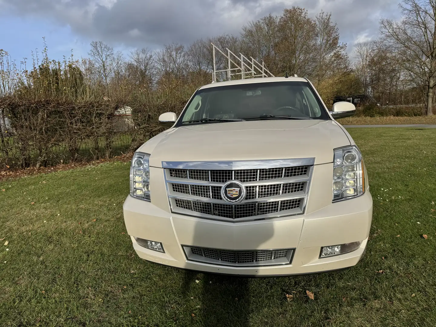 Cadillac Escalade Escalade 6.2 V8 Platinum ESV Weiß - 2