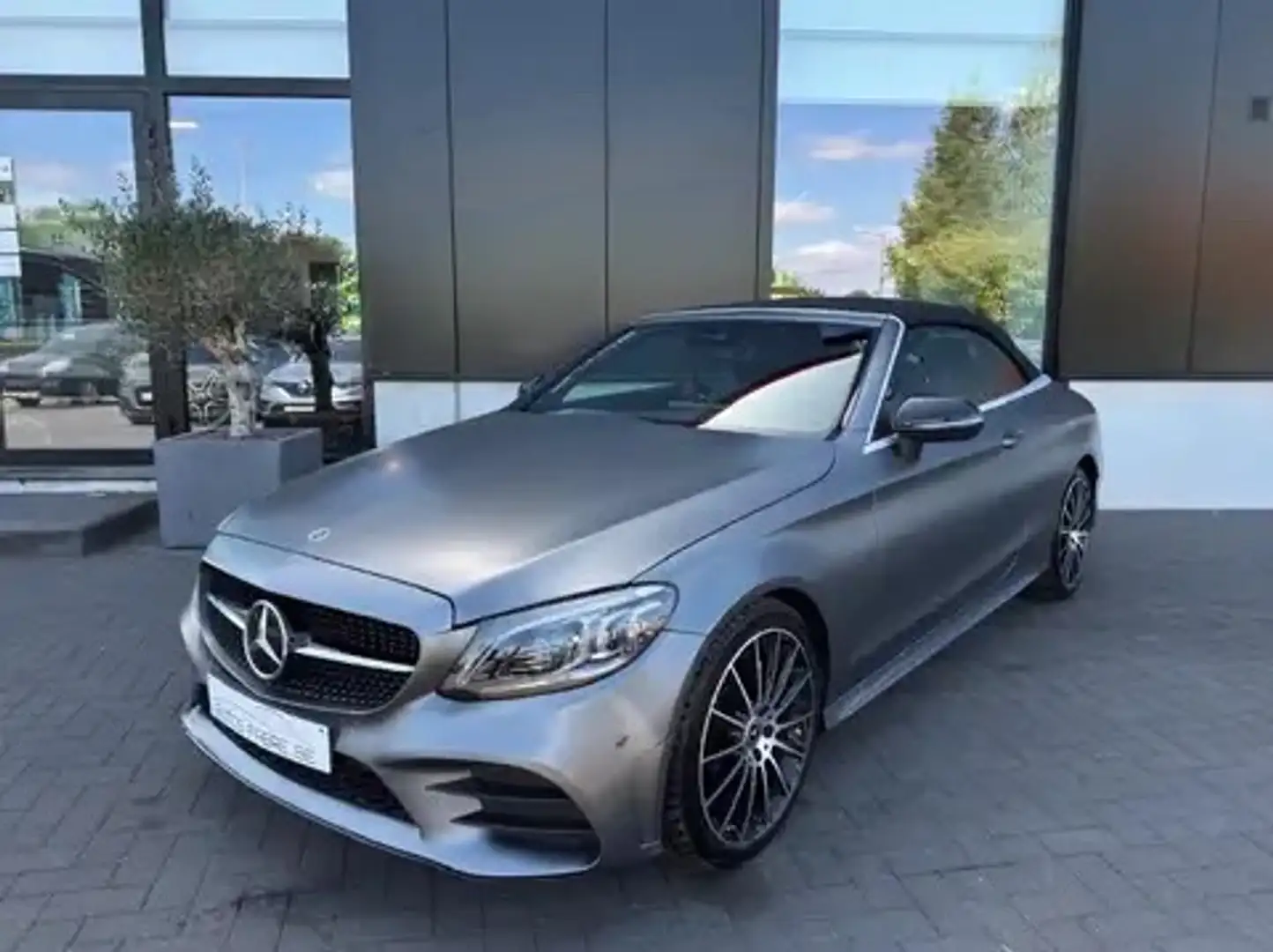 Mercedes-Benz C 200 Cabriolet C 200 MHE AMG Line Zilver - 1