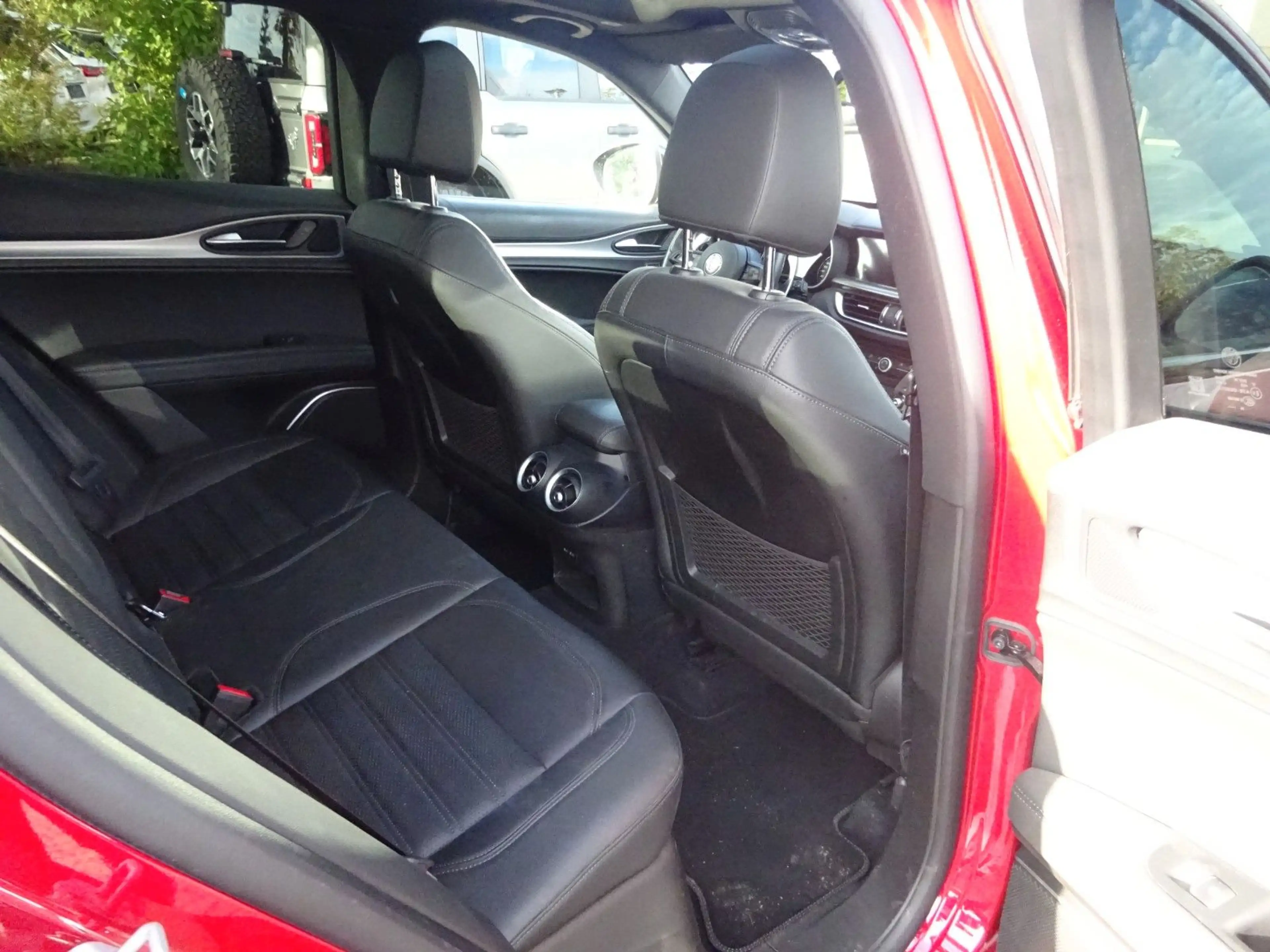 Alfa Romeo Stelvio Veloce Q4 — photo 14