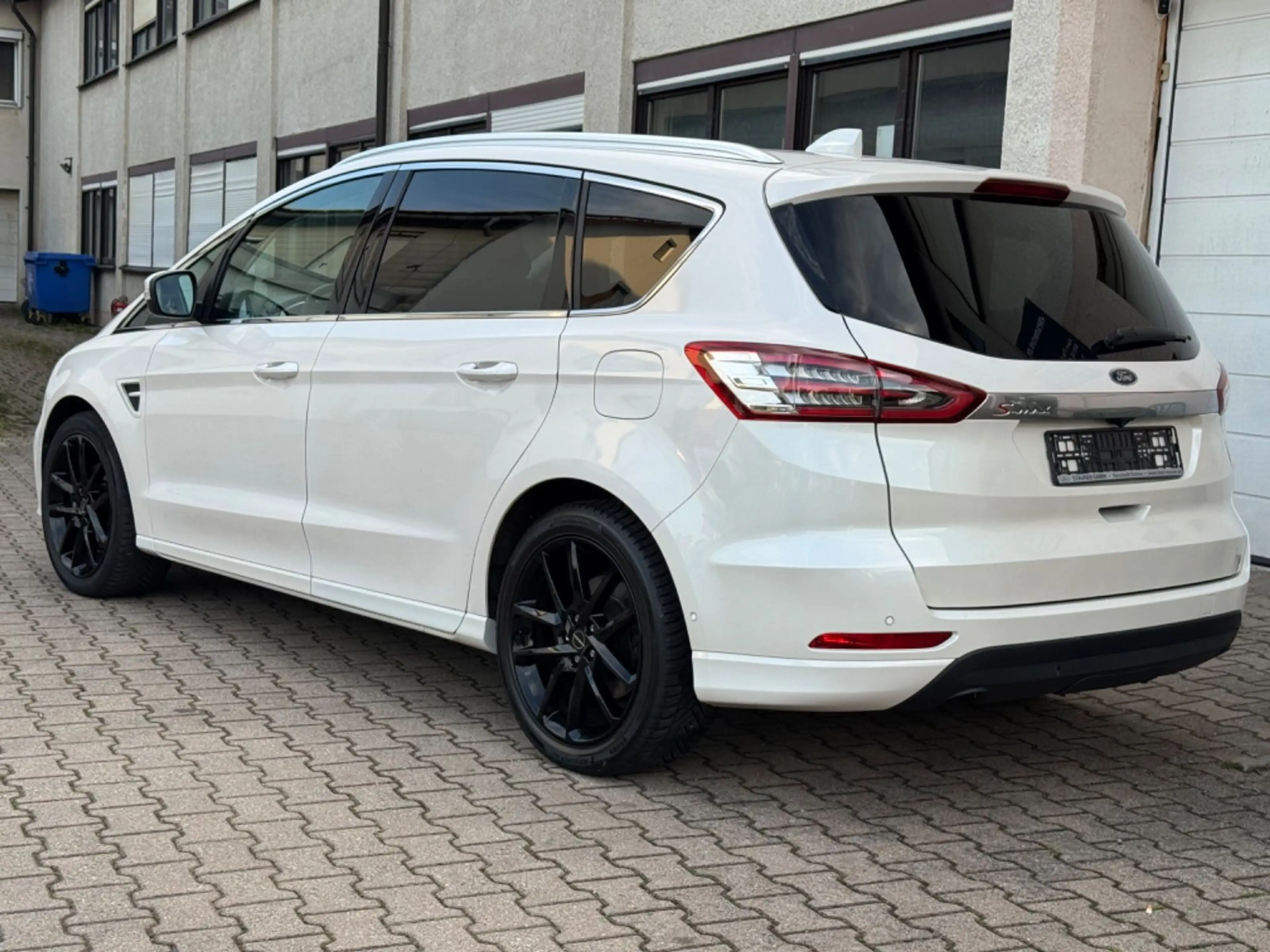 Ford S-Max S-MAX Titanium 7-SITZER CARPLAY SPURHALTE — photo 4